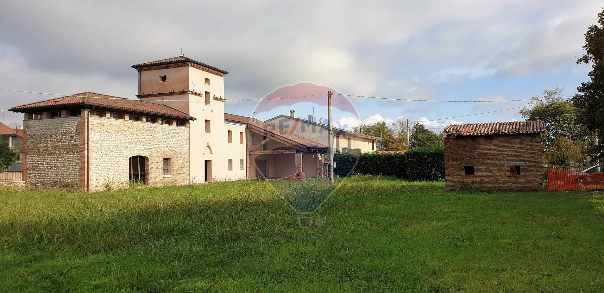 Rustico - Cascina CASSOLA vendita    RE/MAX Target