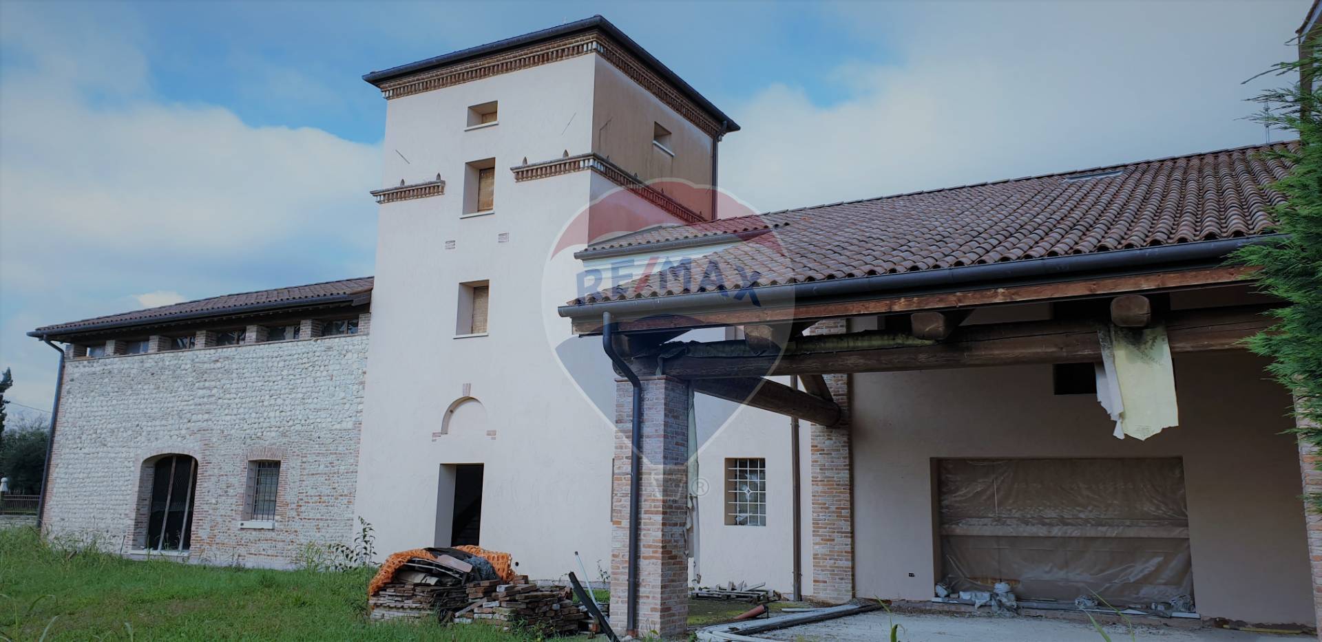 Rustico - Cascina CASSOLA vendita    RE/MAX Target