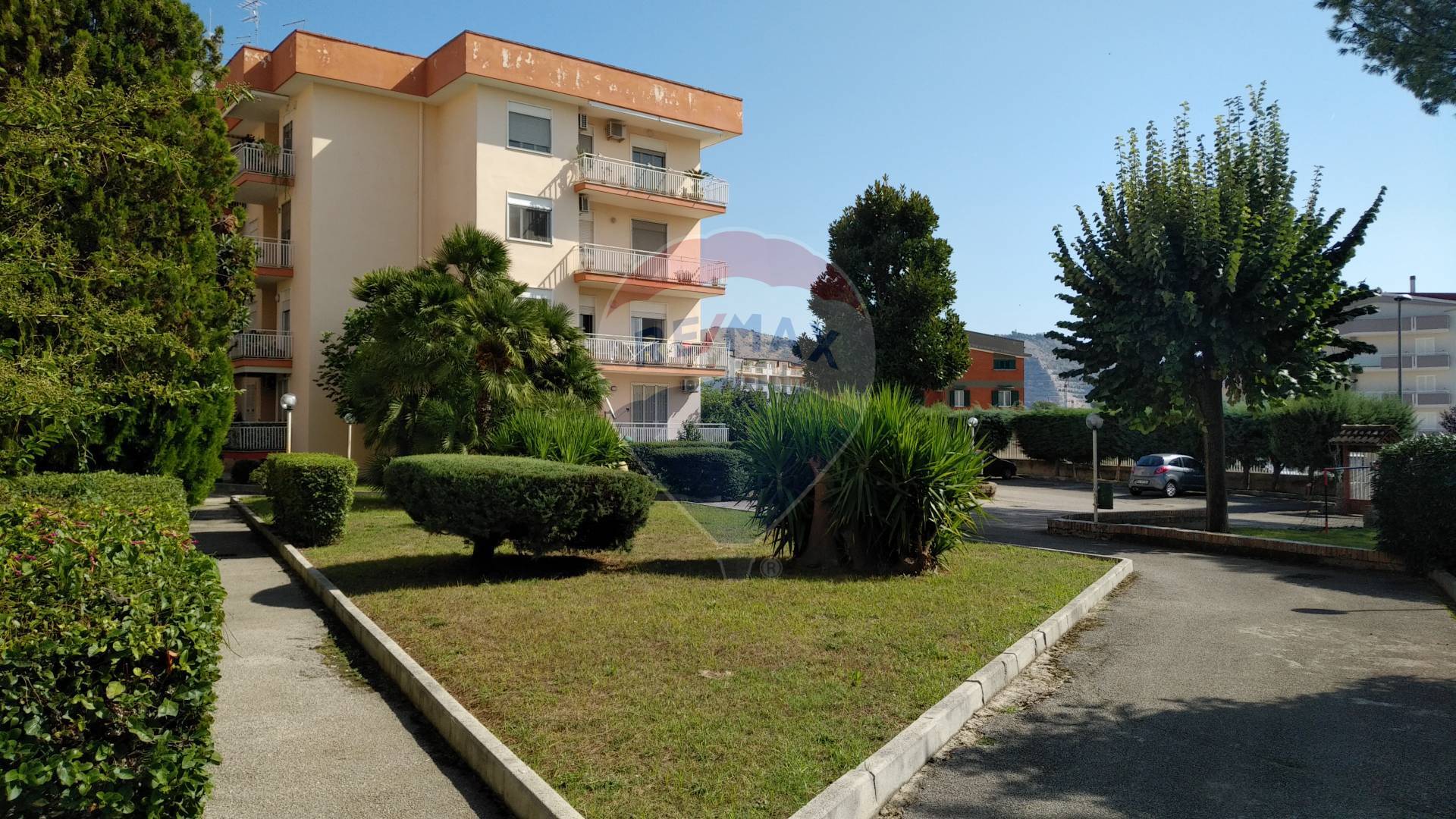  caserta vendita quart: san benedetto re-max-divina