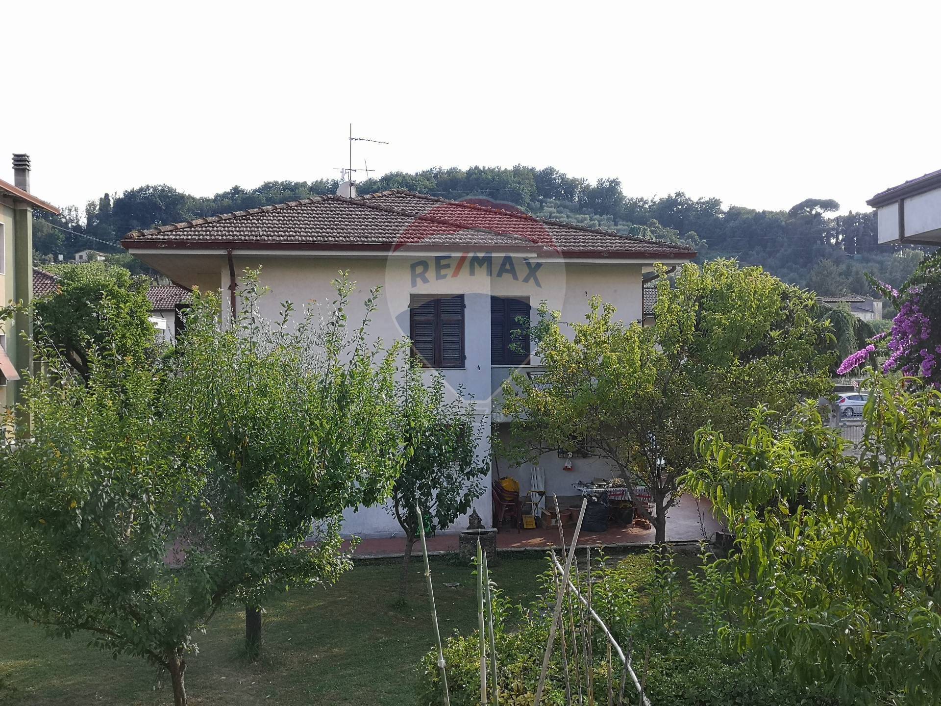  carrara vendita quart: zona stadio re/max quality house