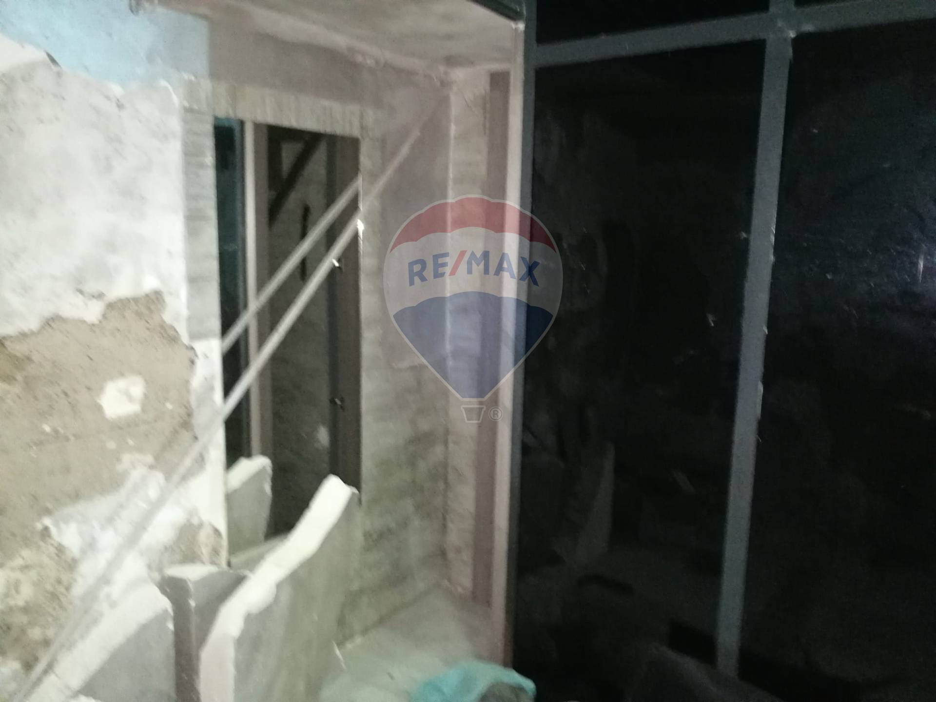 Negozio - Loc.Com. NAPOLI affitto  Avvocata  RE/MAX Advisor