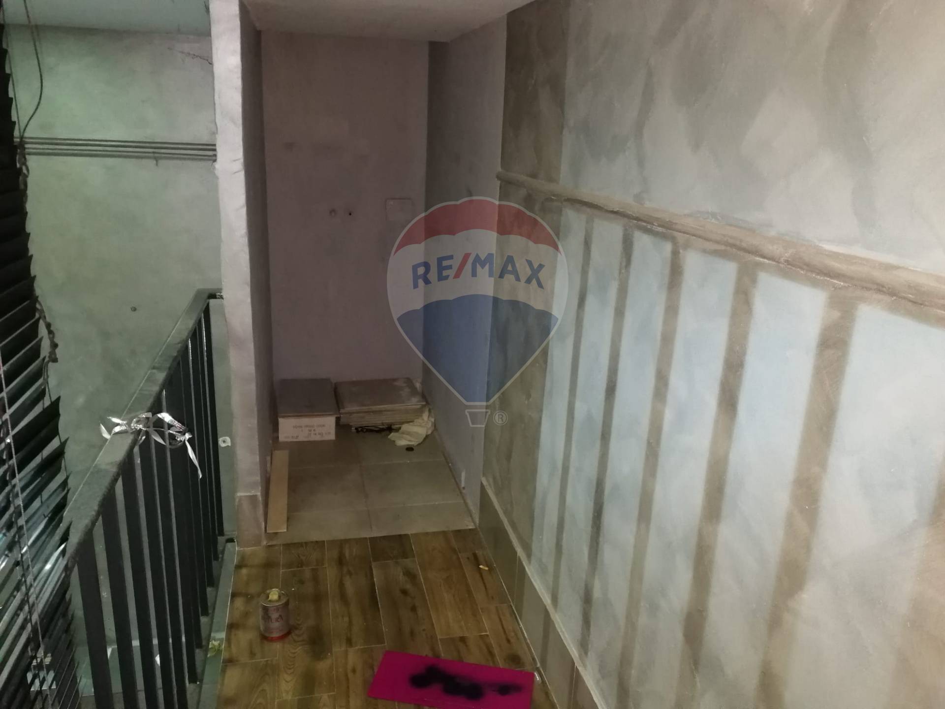 Negozio - Loc.Com. NAPOLI affitto  Avvocata  RE/MAX Advisor