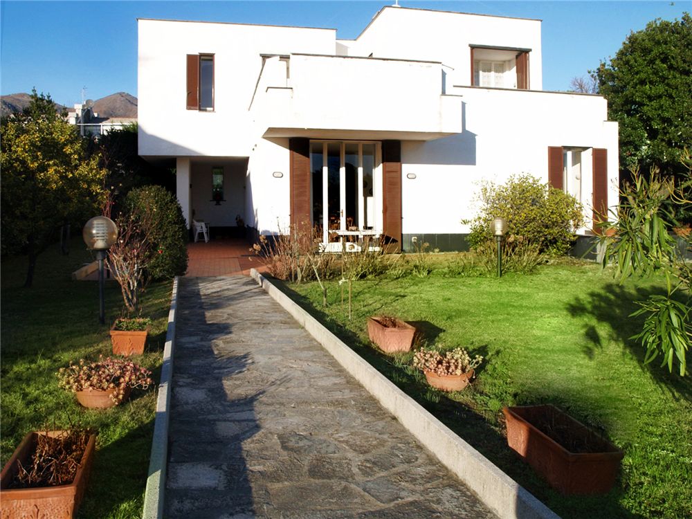 Villa ARENZANO vendita  Pineta di Arenzano  RE/MAX Med