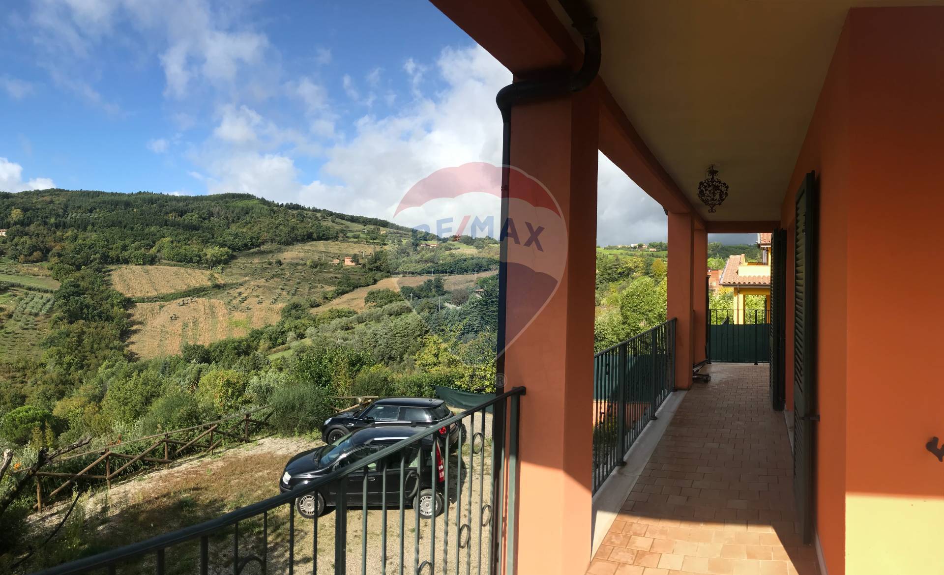 Villa PERUGIA vendita  Zona Montebagnolo  RE/MAX Famosa