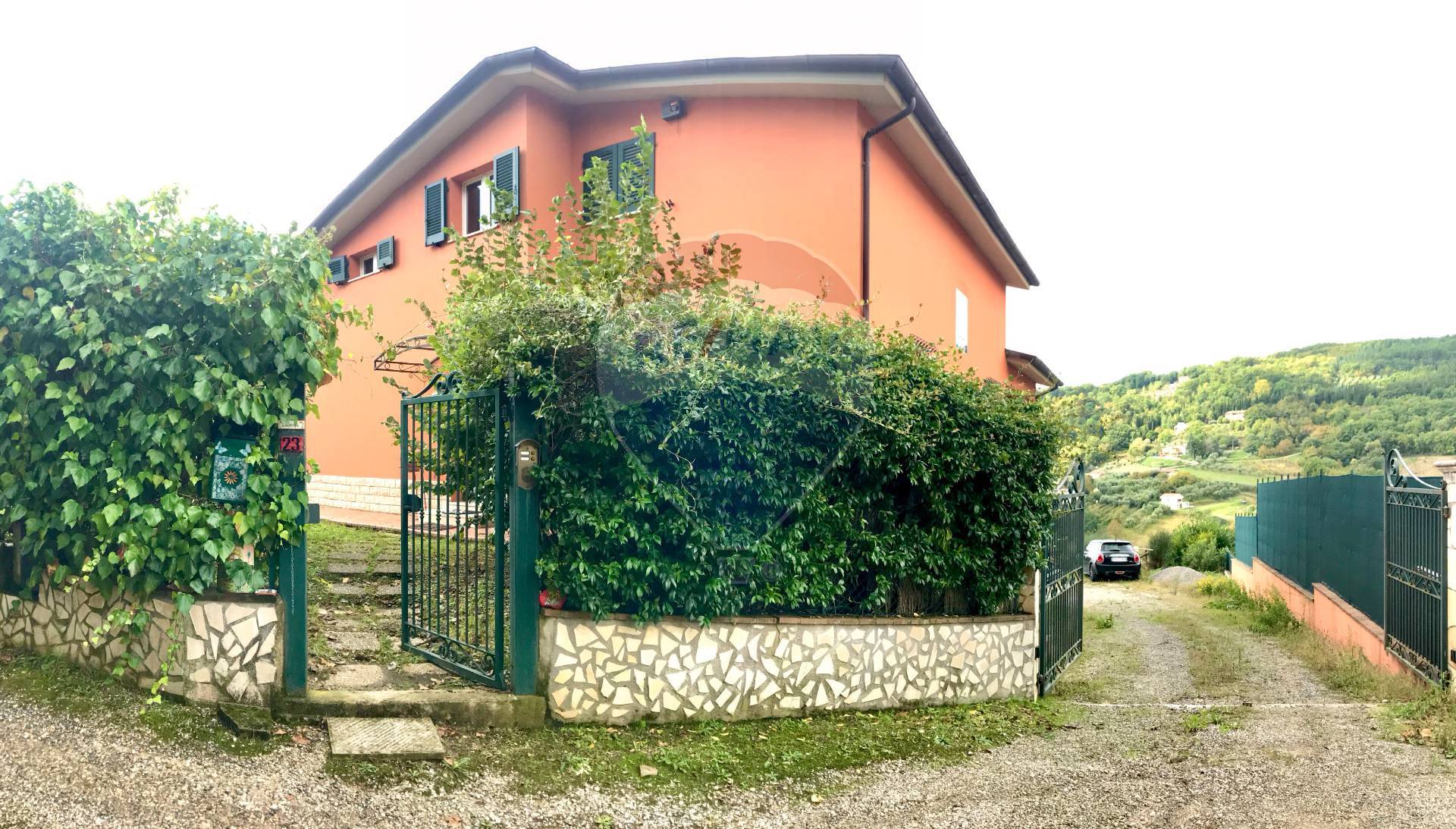  perugia vendita quart: zona montebagnolo re-max-famosa