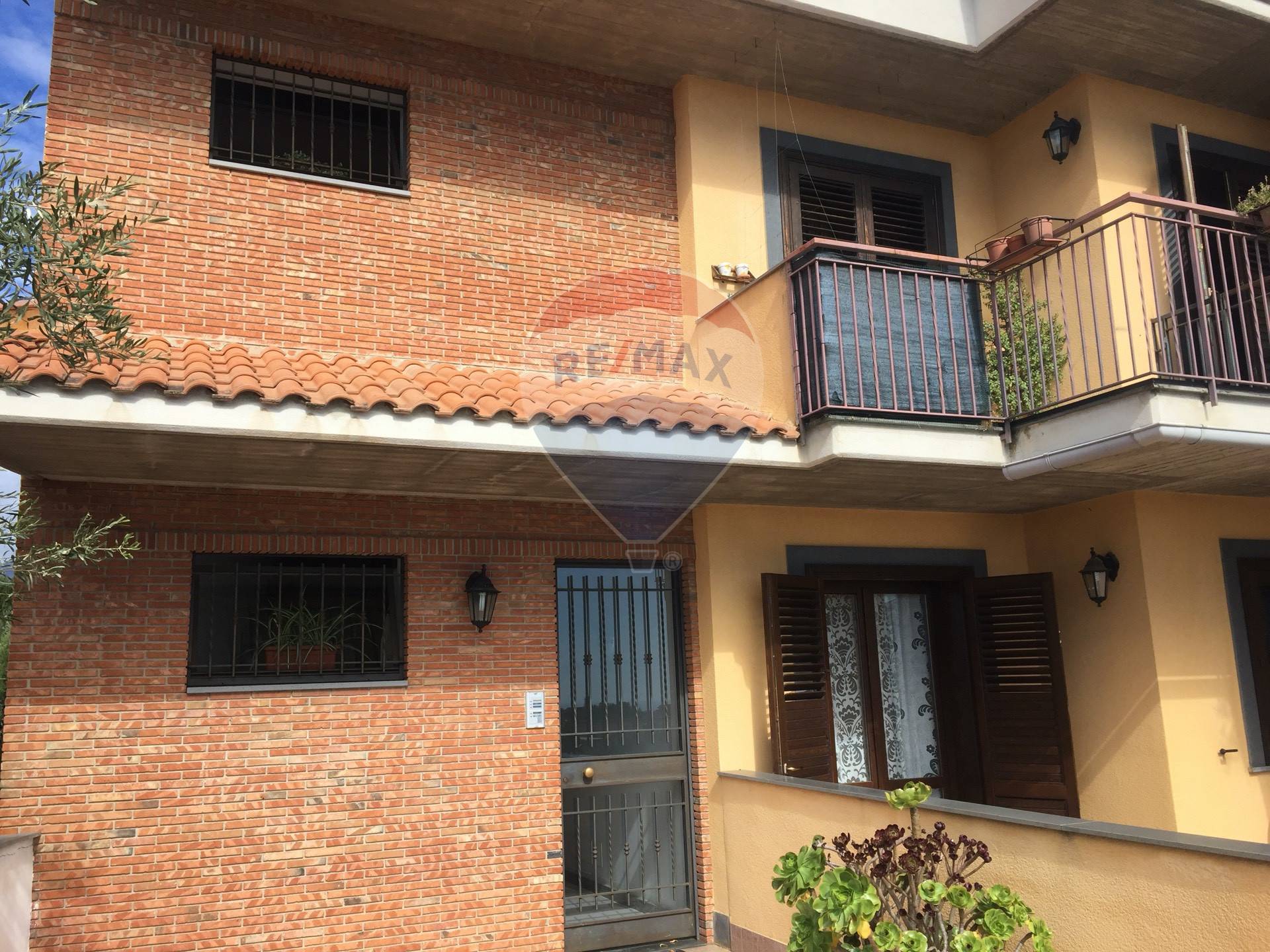 Appartamento PEDARA vendita    RE/MAX Estates