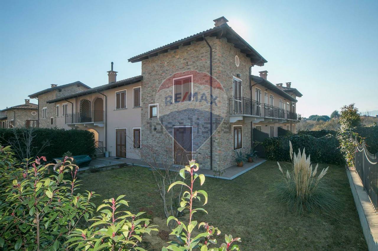 Villa Bifamiliare FROSSASCO vendita    RE/MAX Casa Service