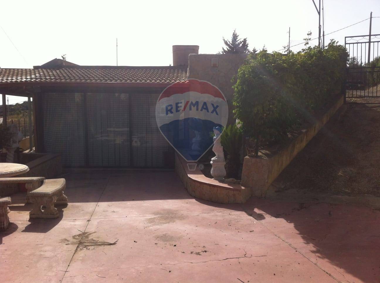 Villa COMISO vendita    RE/MAX Prima Classe