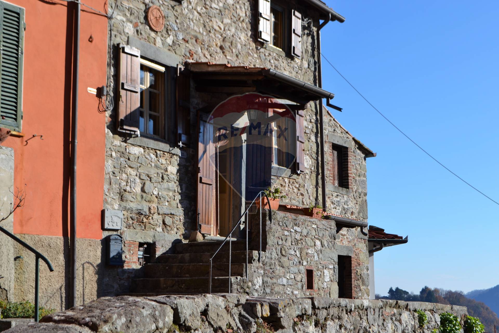 Villa Unifamiliare - Indipendente PESCAGLIA vendita    RE/MAX Quality House