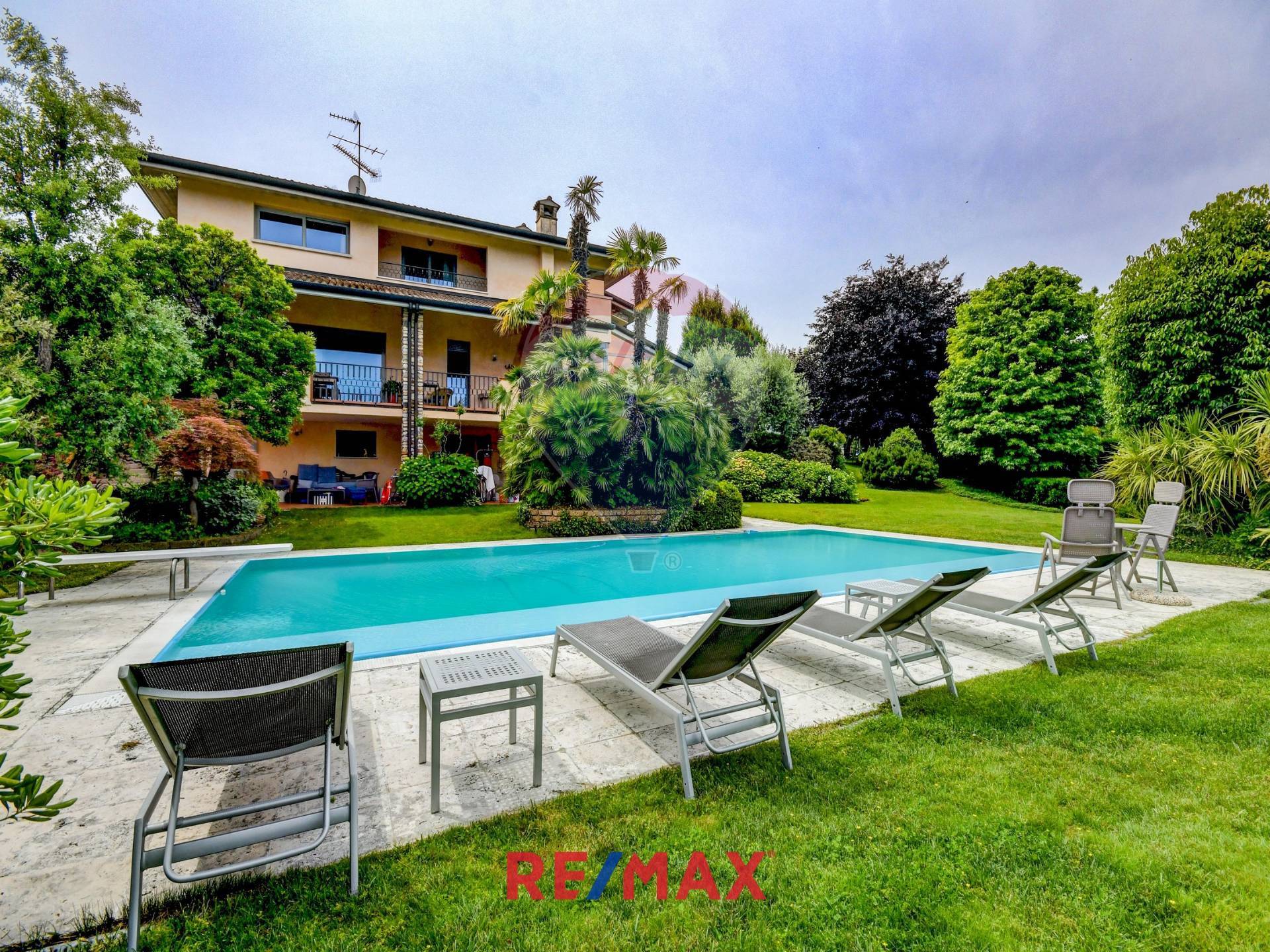 Villa DESENZANO DEL GARDA vendita  Desenzano del Garda  RE/MAX Edilfin