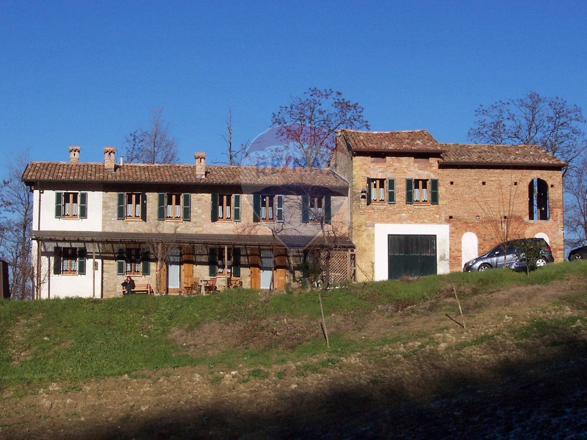 Rustico - Cascina VERNASCA vendita  Vigoleno  RE/MAX Alfa