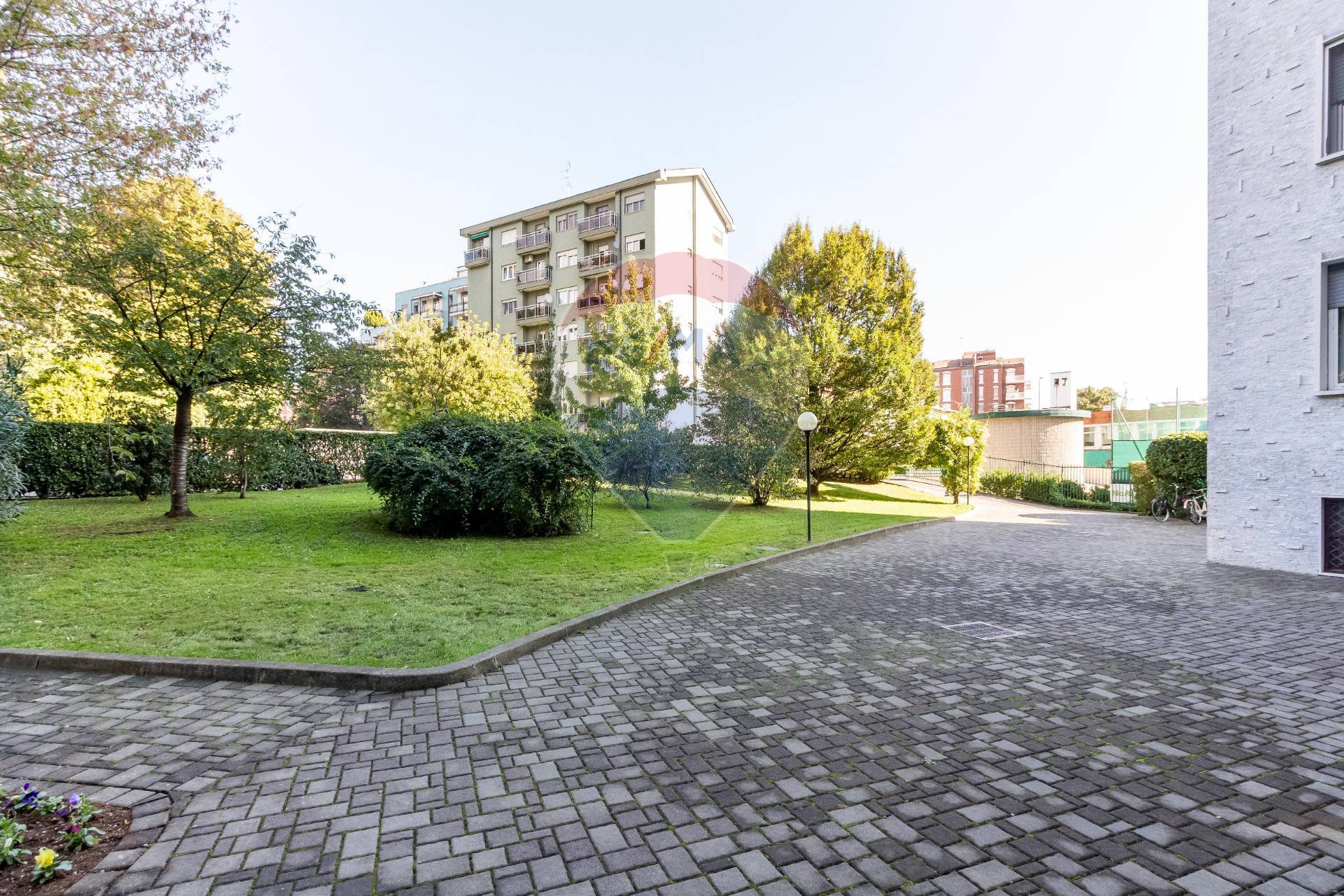 Appartamento MILANO vendita  Bande Nere  RE/MAX Associati Real Estate