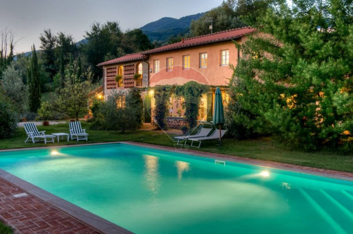 Villa CAPANNORI affitto    RE/MAX Diamante