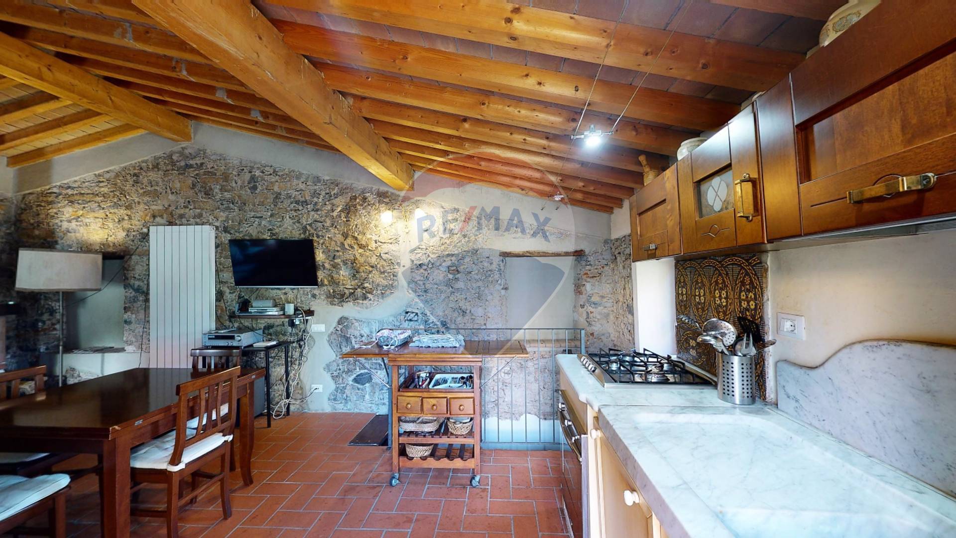 Rustico - Cascina MASSAROSA vendita  Corsanico  RE/MAX Quality House