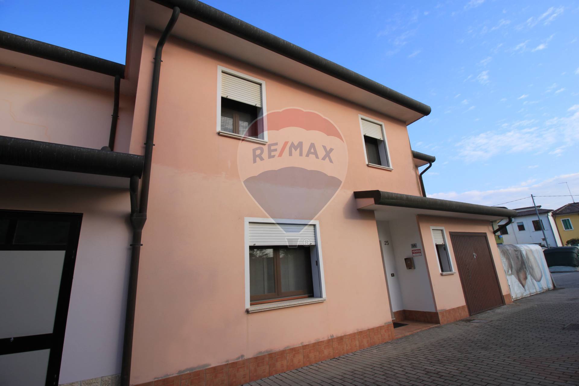 Villa CAVARZERE vendita  Boscochiaro  RE/MAX Sunbeam