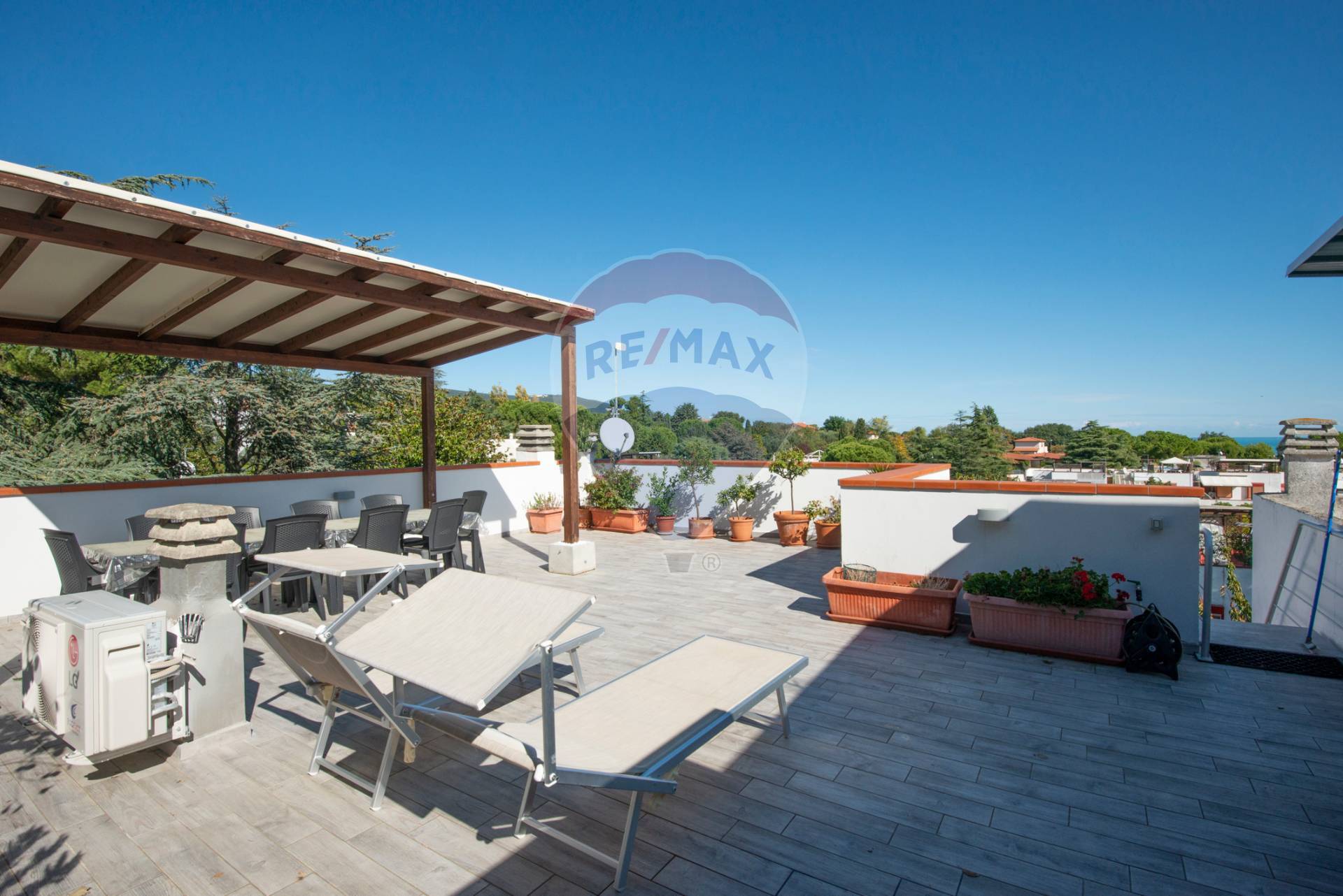  numana vendita quart:  re-max-master-class