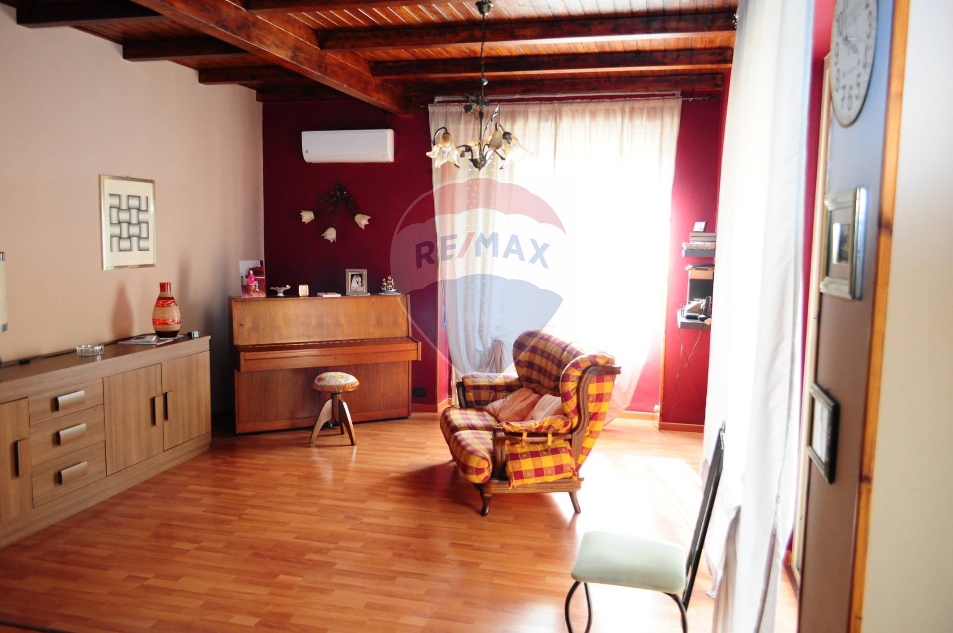  catania vendita quart:  re/max estates