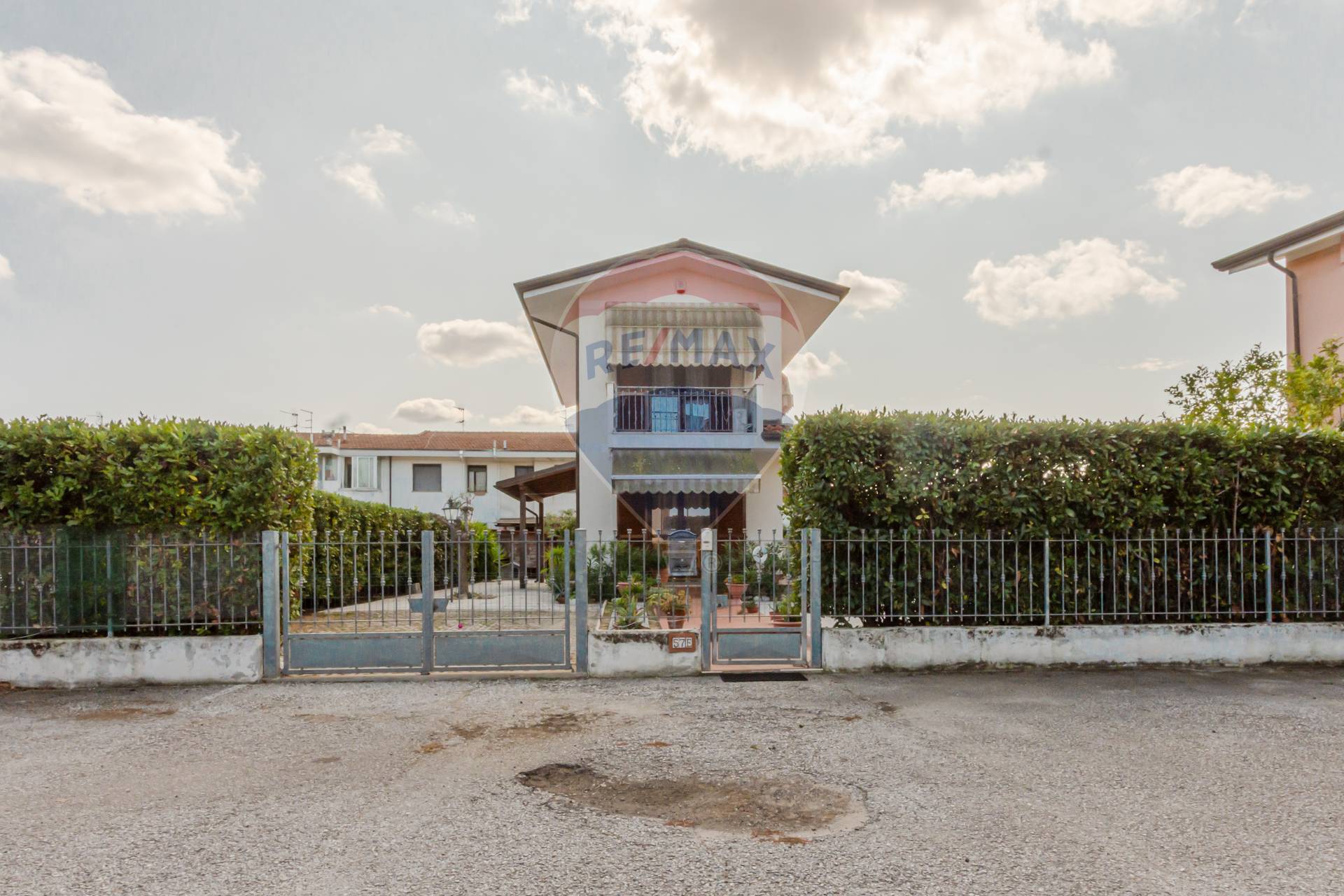 Villa VIAREGGIO vendita  Torre del Lago Puccini  RE/MAX Quality House