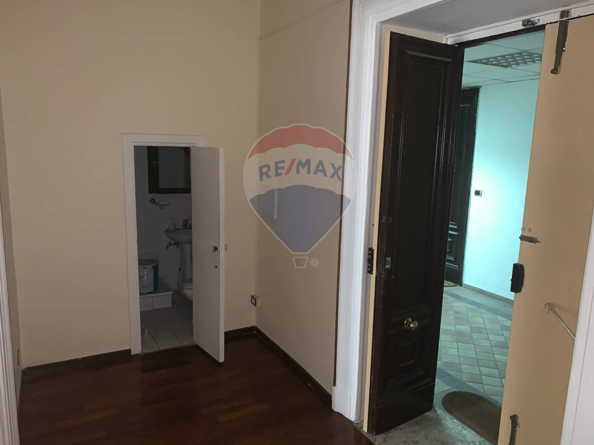 Ufficio - Loc.Com. NAPOLI affitto  Chiaia  RE/MAX Advisor
