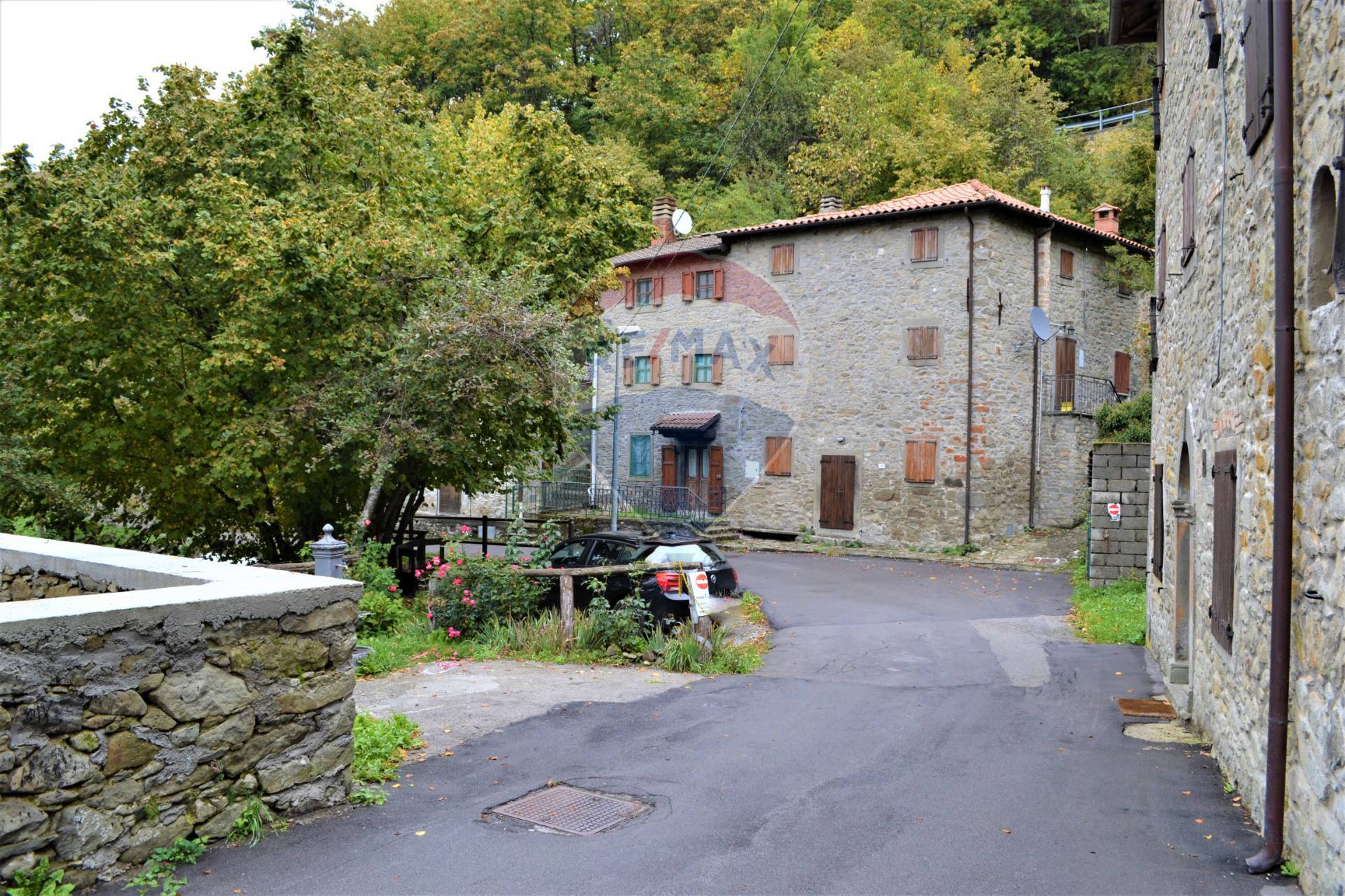 Villa Unifamiliare - Indipendente ITALIA vendita  Capanne  RE/MAX Quality House