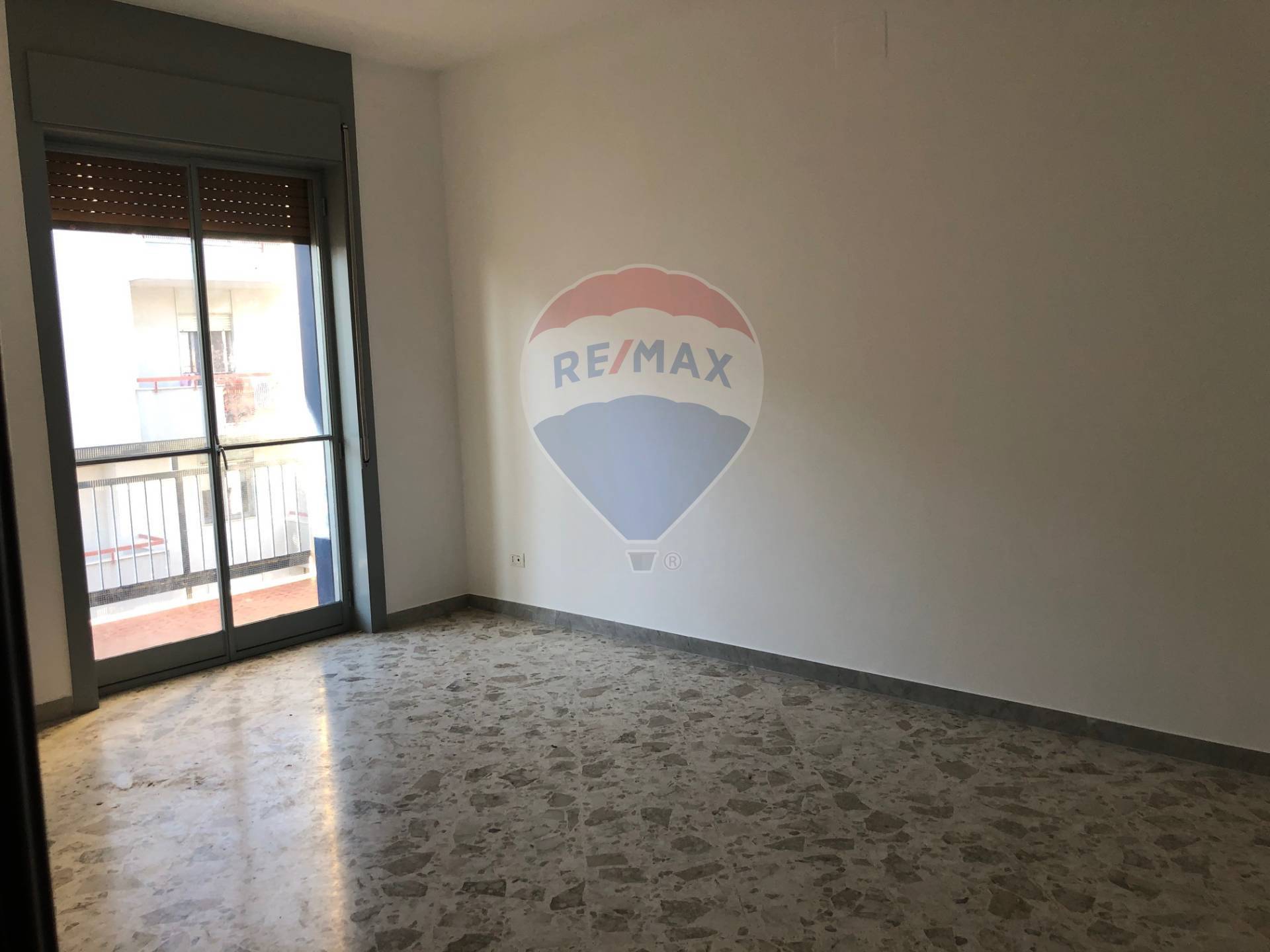  bari affitto quart: s. pasquale re-max-acquachiara