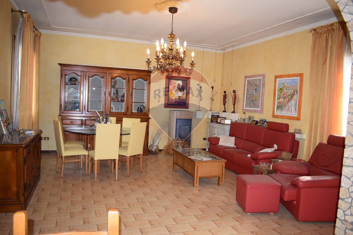 Stabile intero - Palazzo CEREA vendita    RE/MAX Top Elegance 2