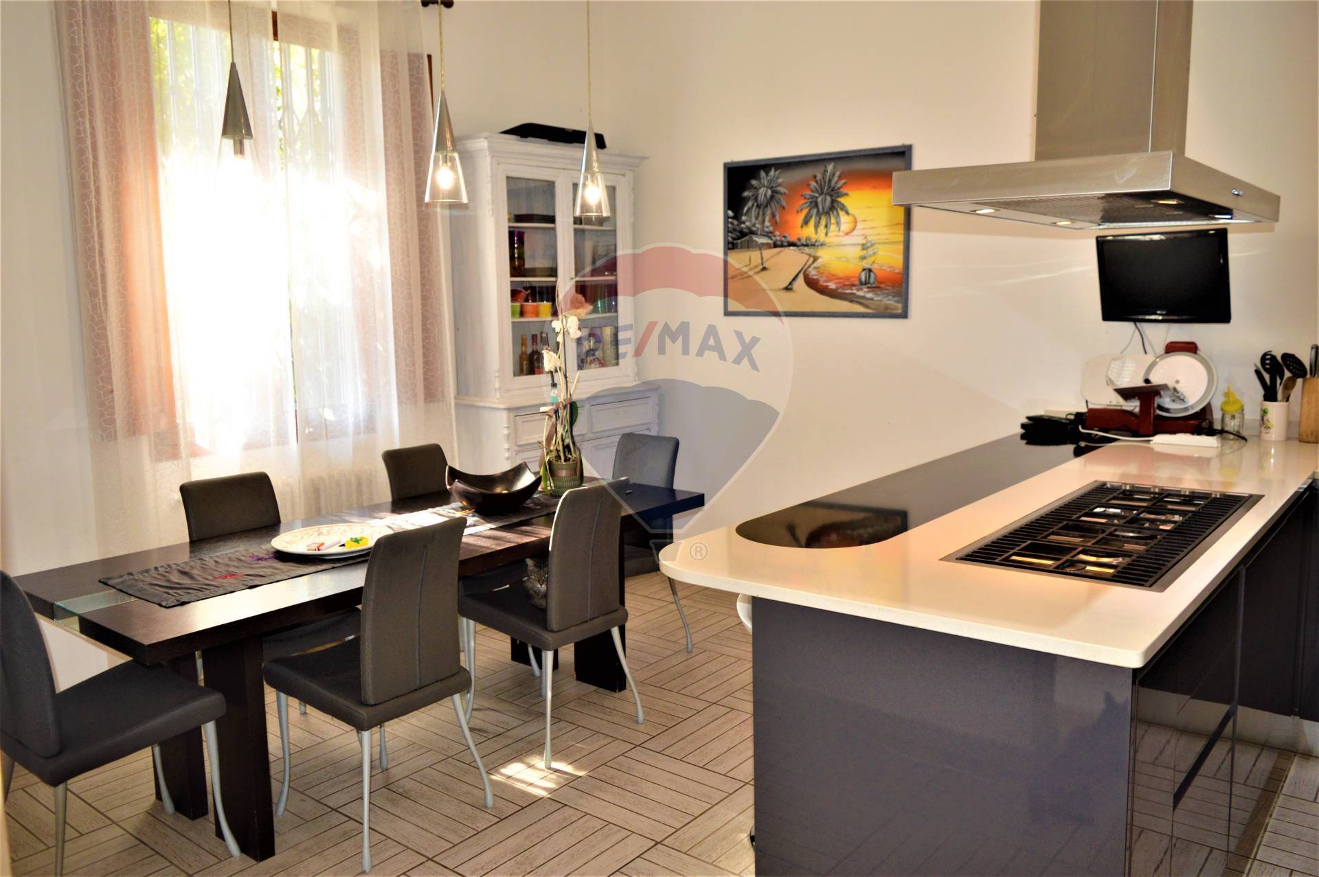 Villa CECINA vendita    RE/MAX Premiere