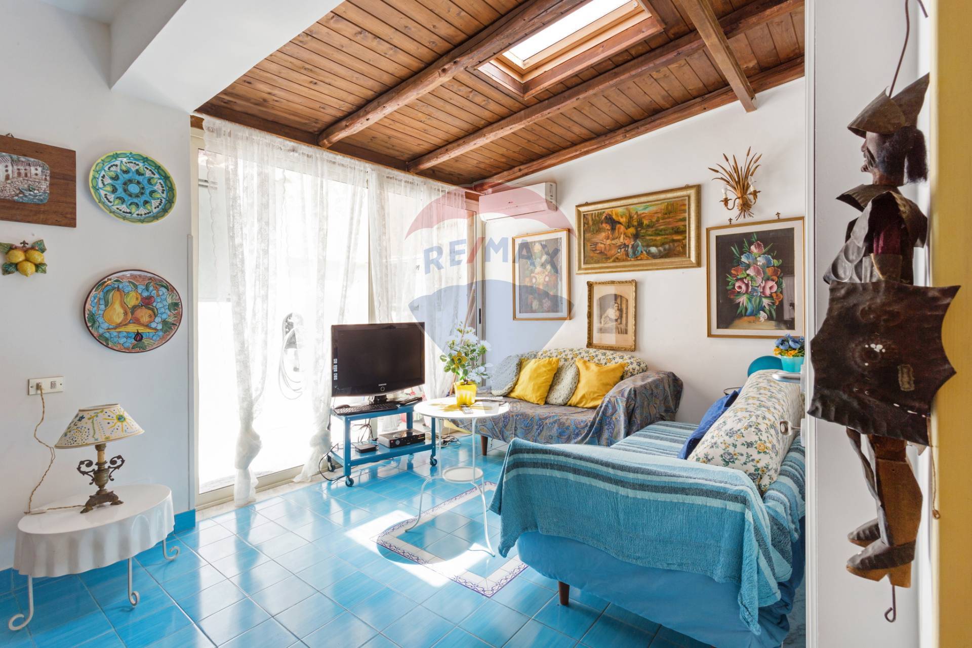  taormina affitto quart: centro re/max city home