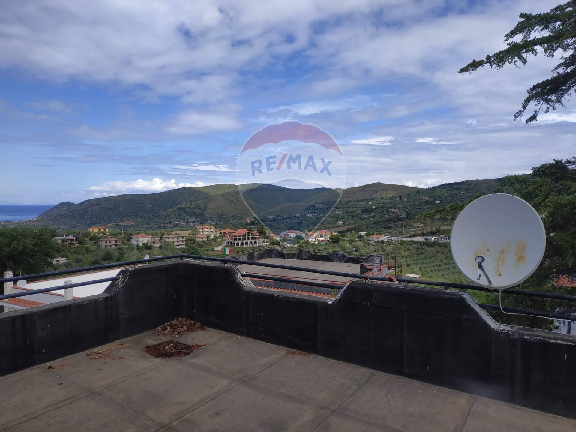 Villa PERDIFUMO vendita    RE/MAX Advisor