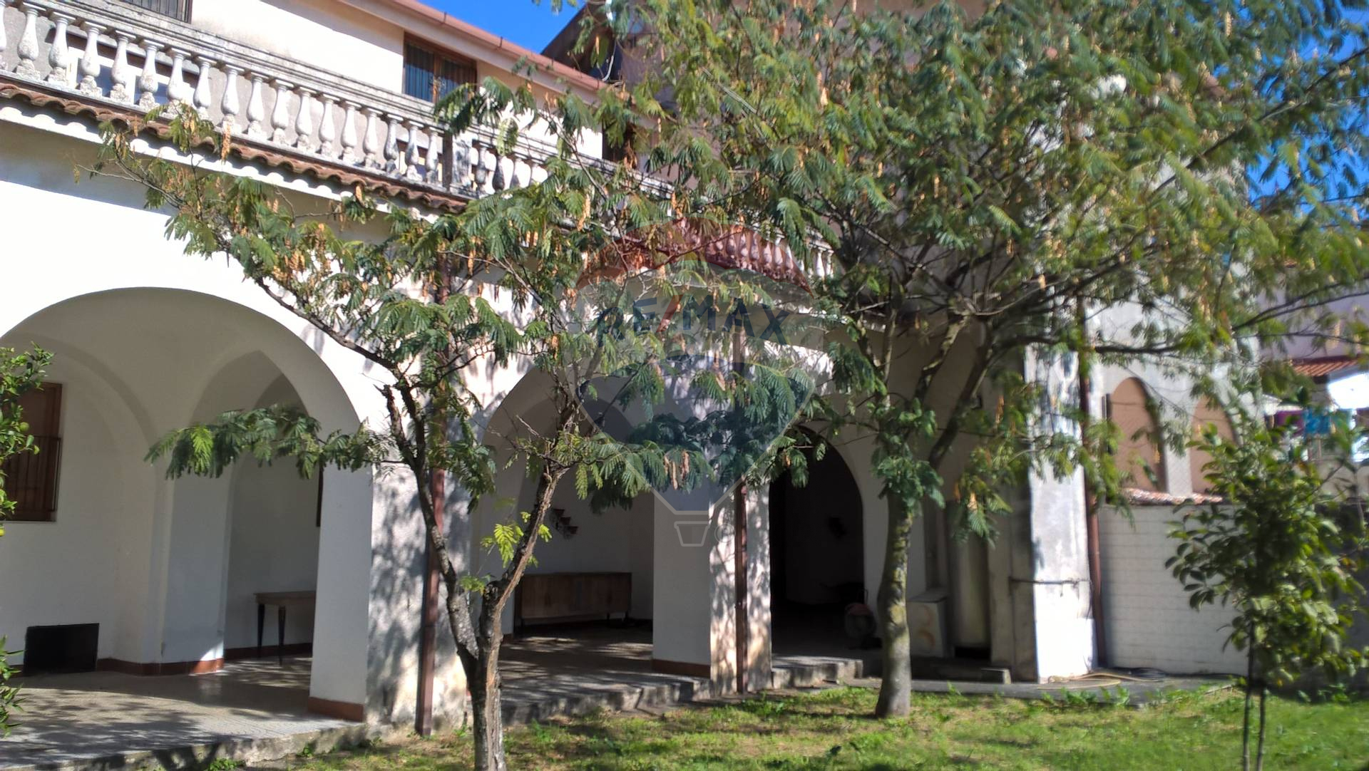 Villa Unifamiliare - Indipendente, 600 Mq, Affitto - Giffoni Valle Piana (SA)