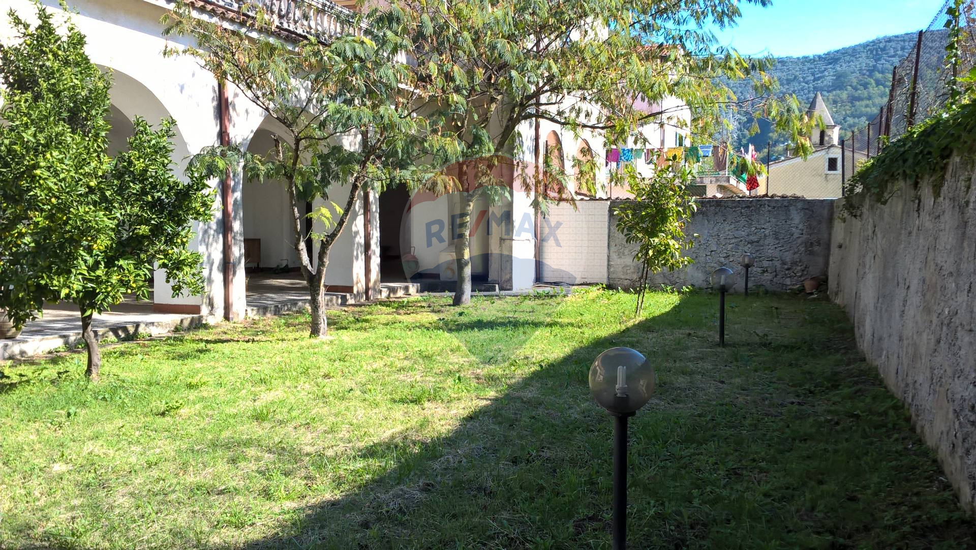 Villa Unifamiliare - Indipendente GIFFONI VALLE PIANA affitto    RE/MAX Incentro