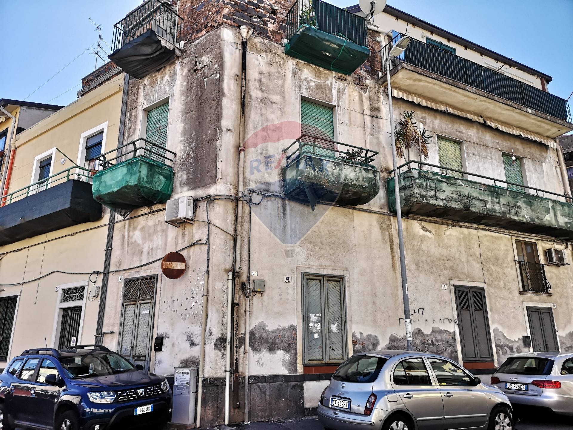  catania vendita quart: via p. nicola - picanello re-max-city-home