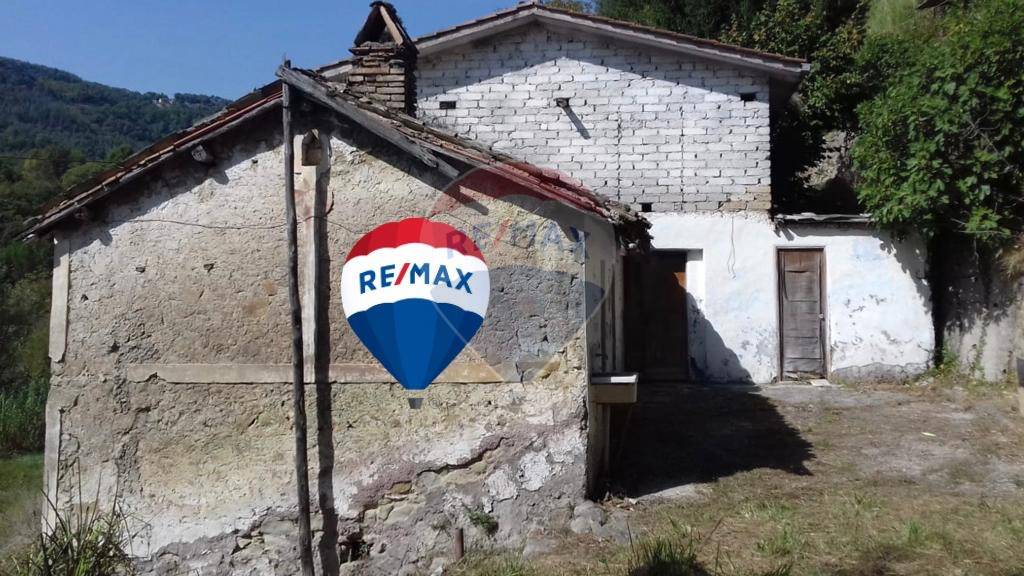 Rustico - Cascina BELLEGRA vendita    RE/MAX Opzione Casa