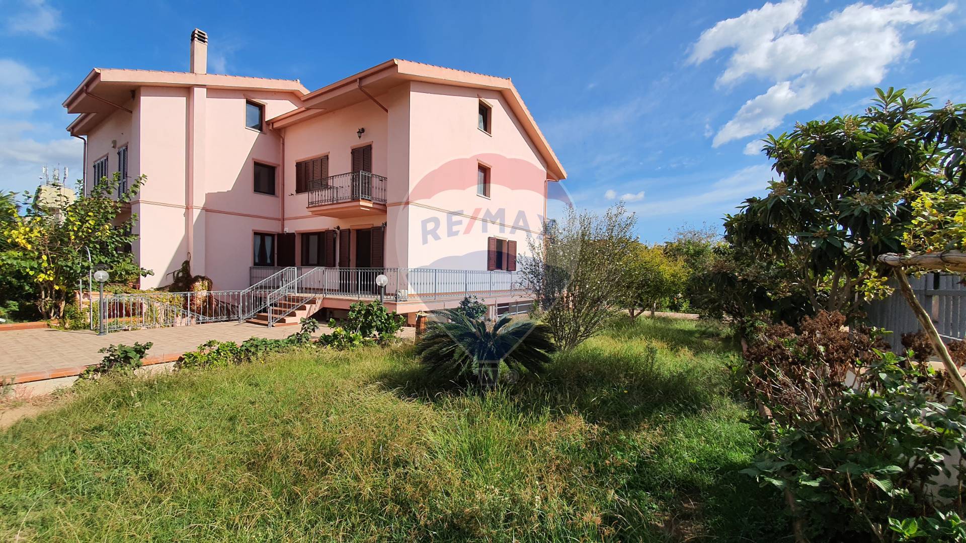 Villa CAPOTERRA affitto  Zona Su Spantu  RE/MAX Incontro