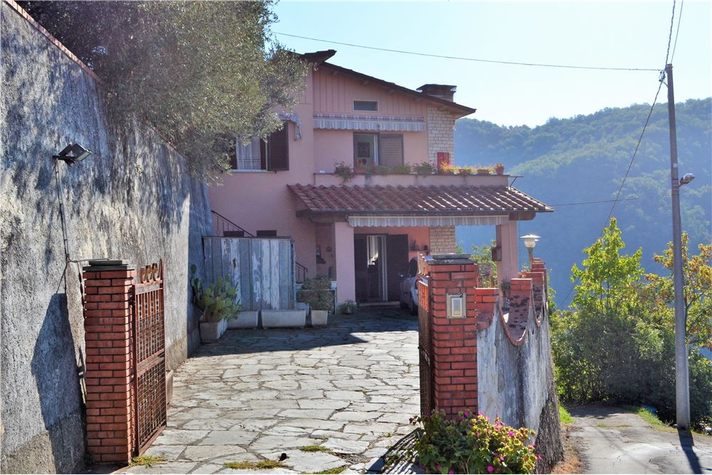 Villa COREGLIA ANTELMINELLI vendita    RE/MAX Quality House