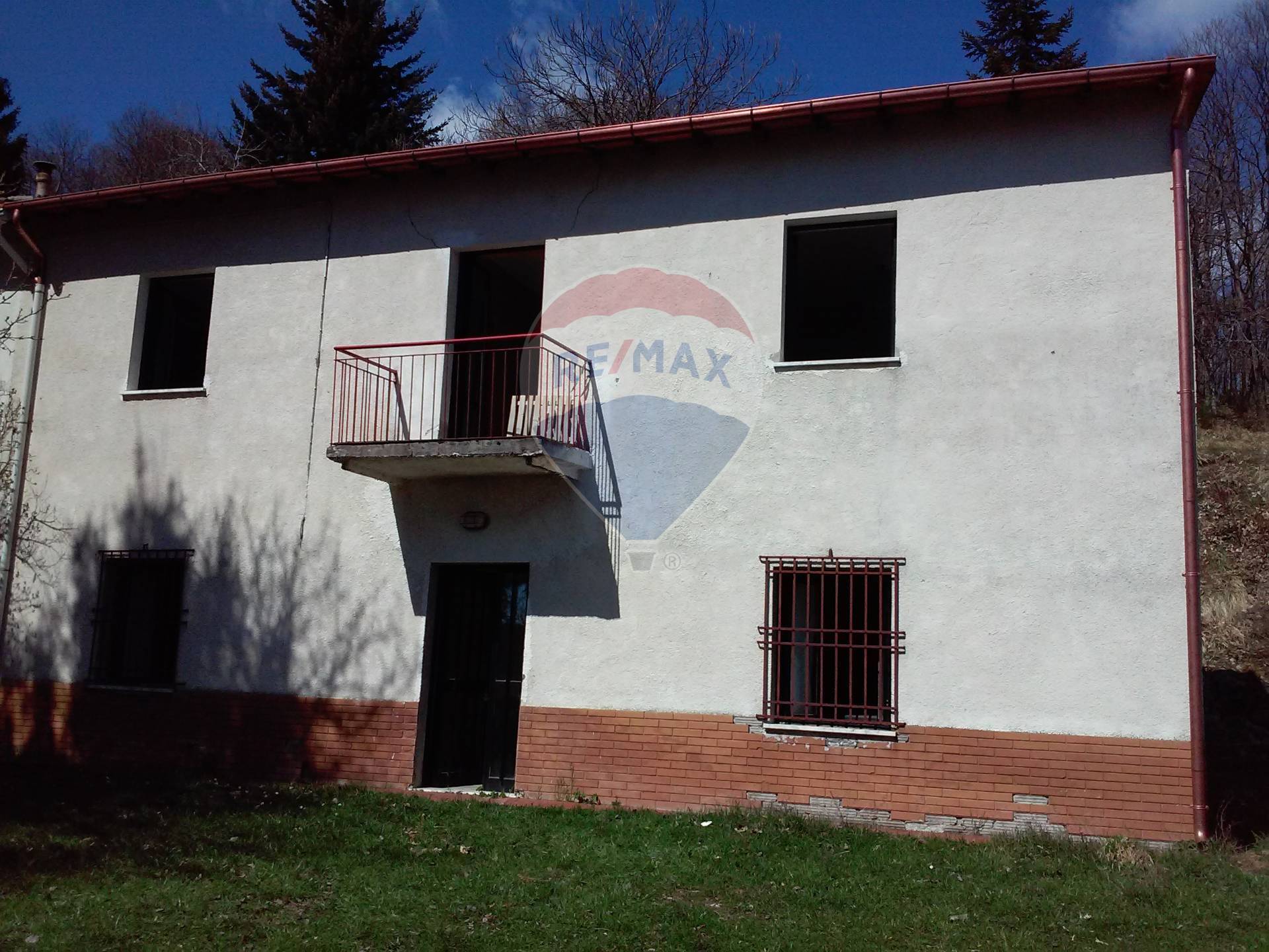  castiglione di garfagnana vendita quart: cerageto re/max quality house