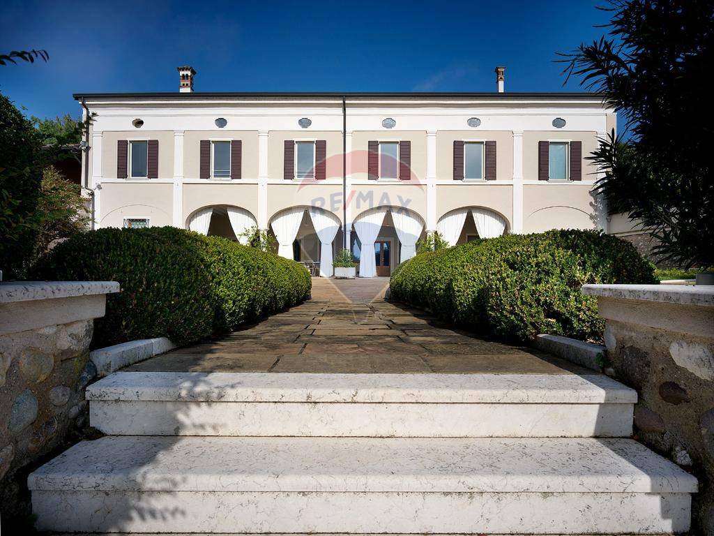 Villa unifamiliare in vendita, Lonato del Garda