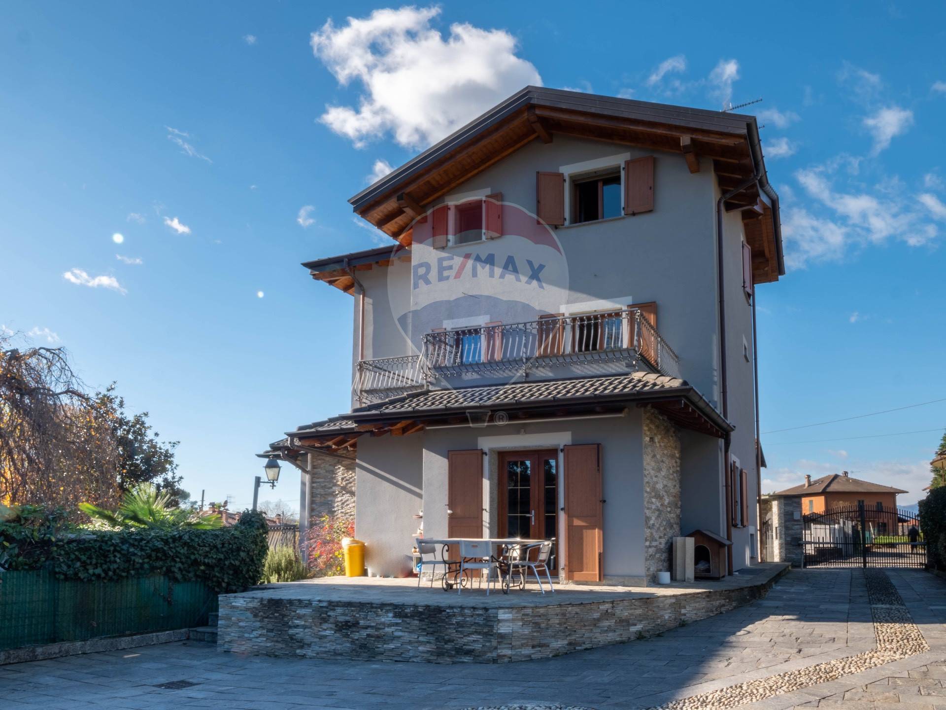 Villa in vendita a Calcinate Del Pesce, Varese (VA)