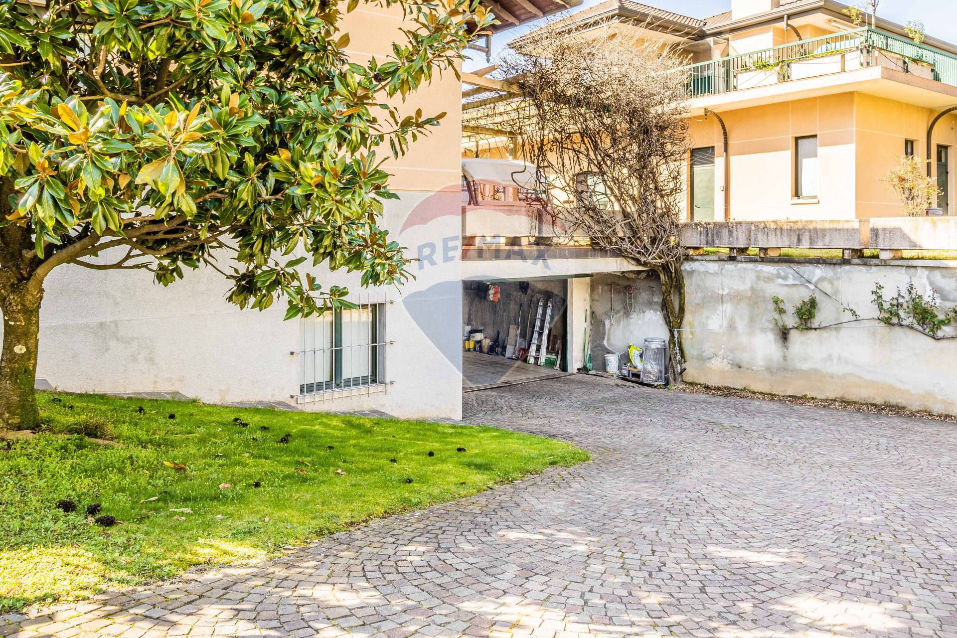Villa in vendita a Cassano Magnago (VA)