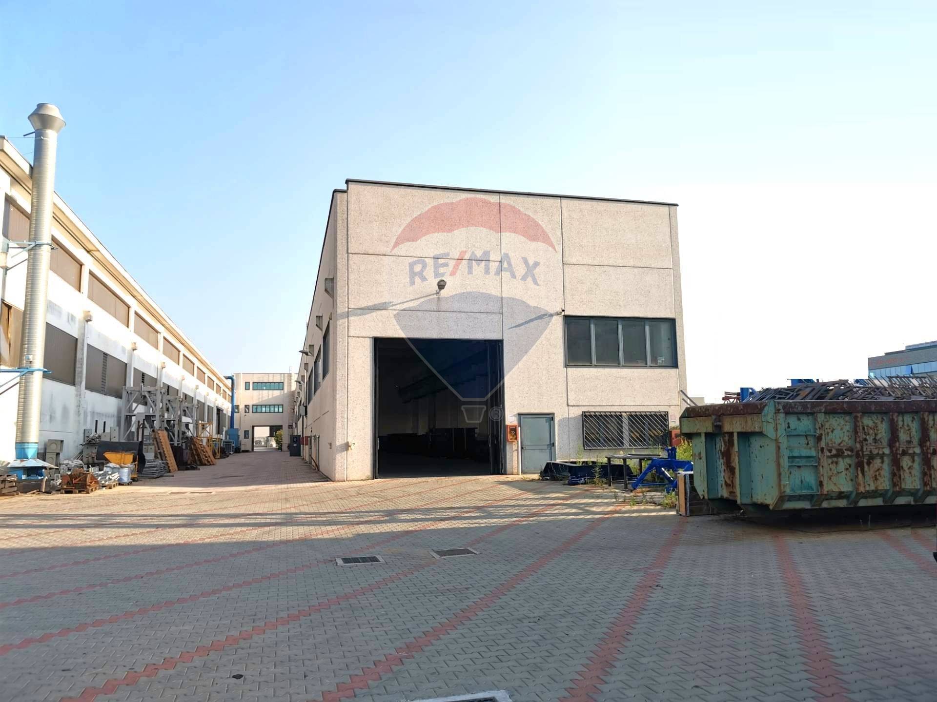 Fondo commerciale in affitto a Magnago (MI)