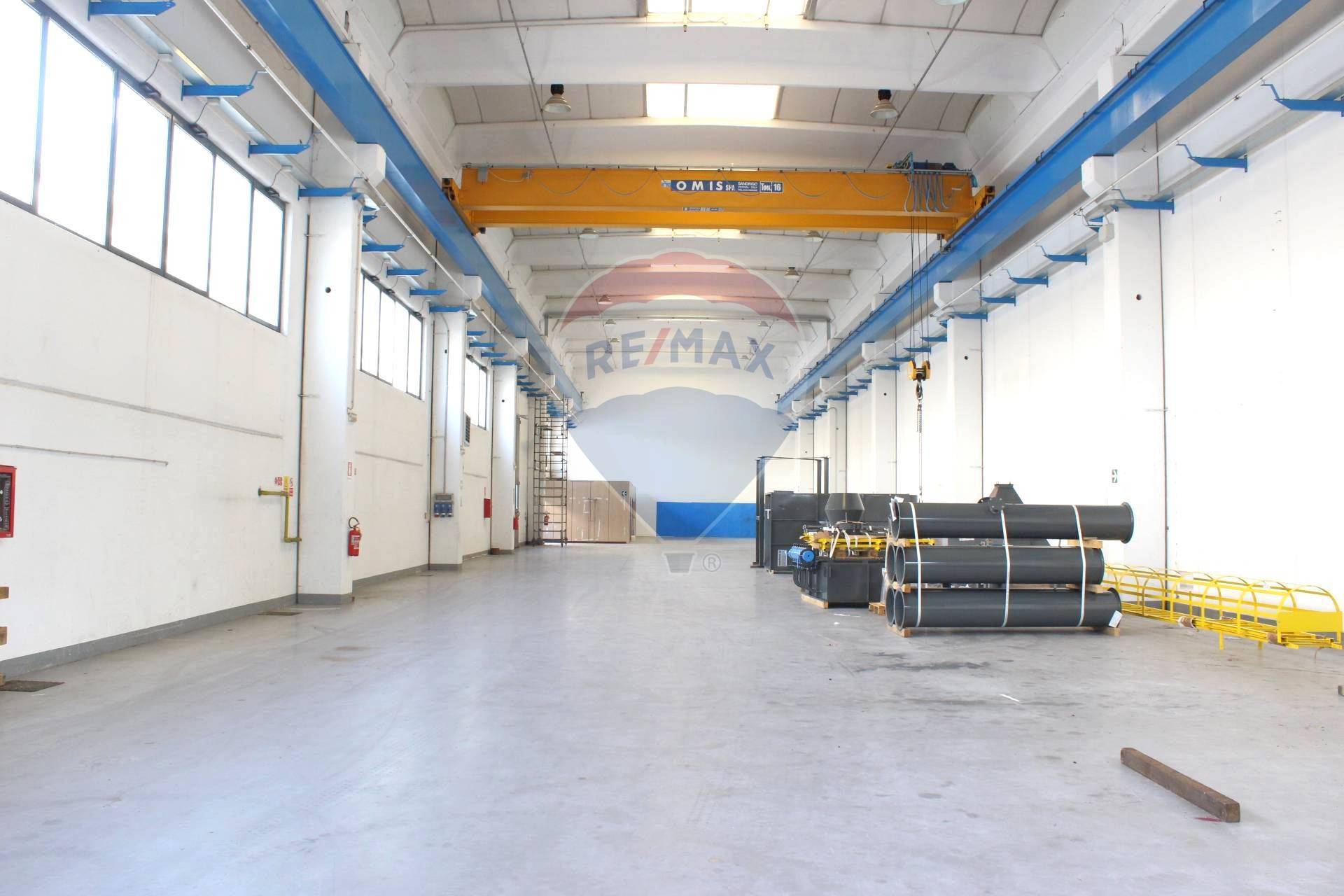 Fondo commerciale in affitto a Magnago (MI)