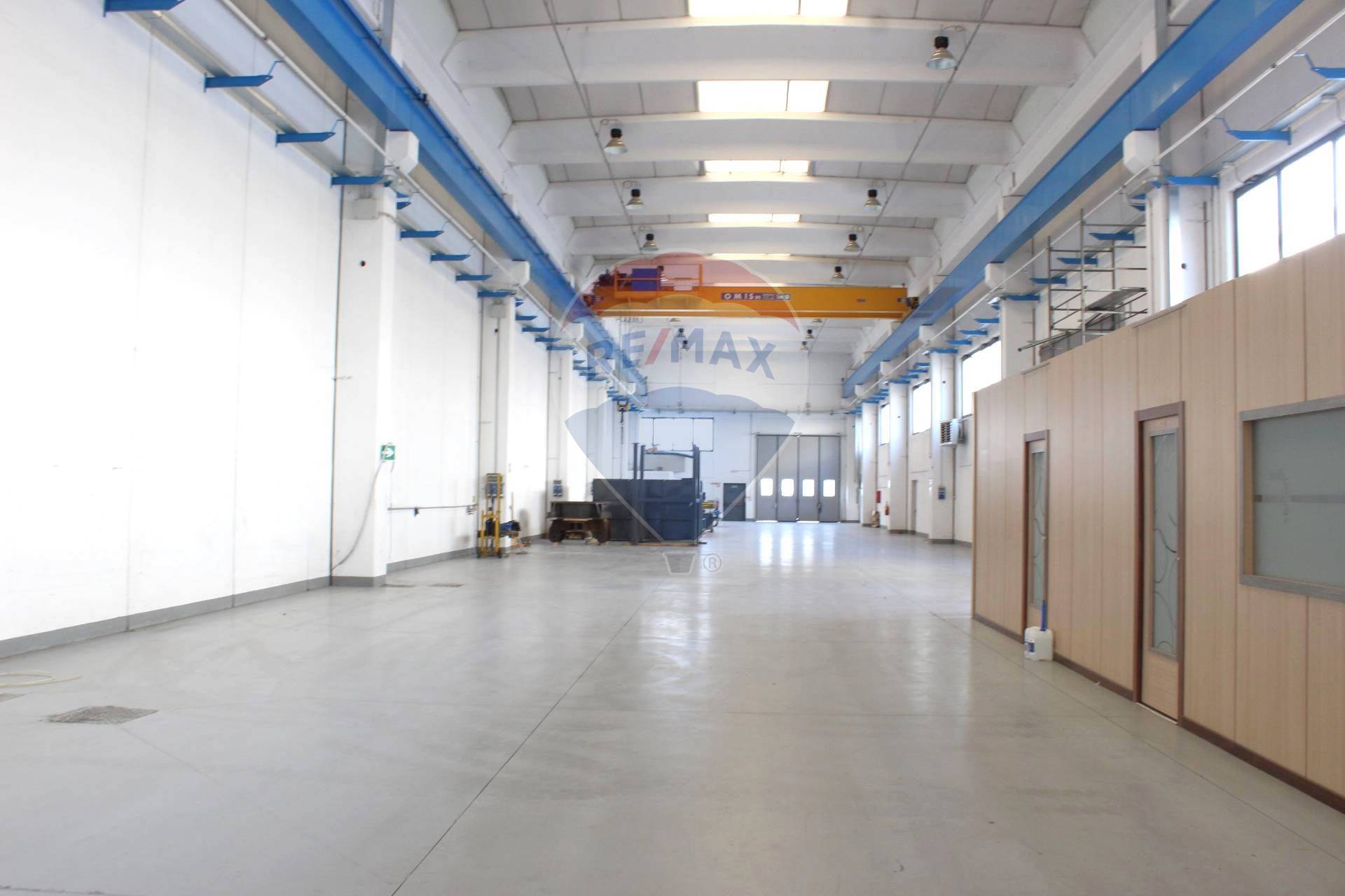 Fondo commerciale in affitto a Magnago (MI)