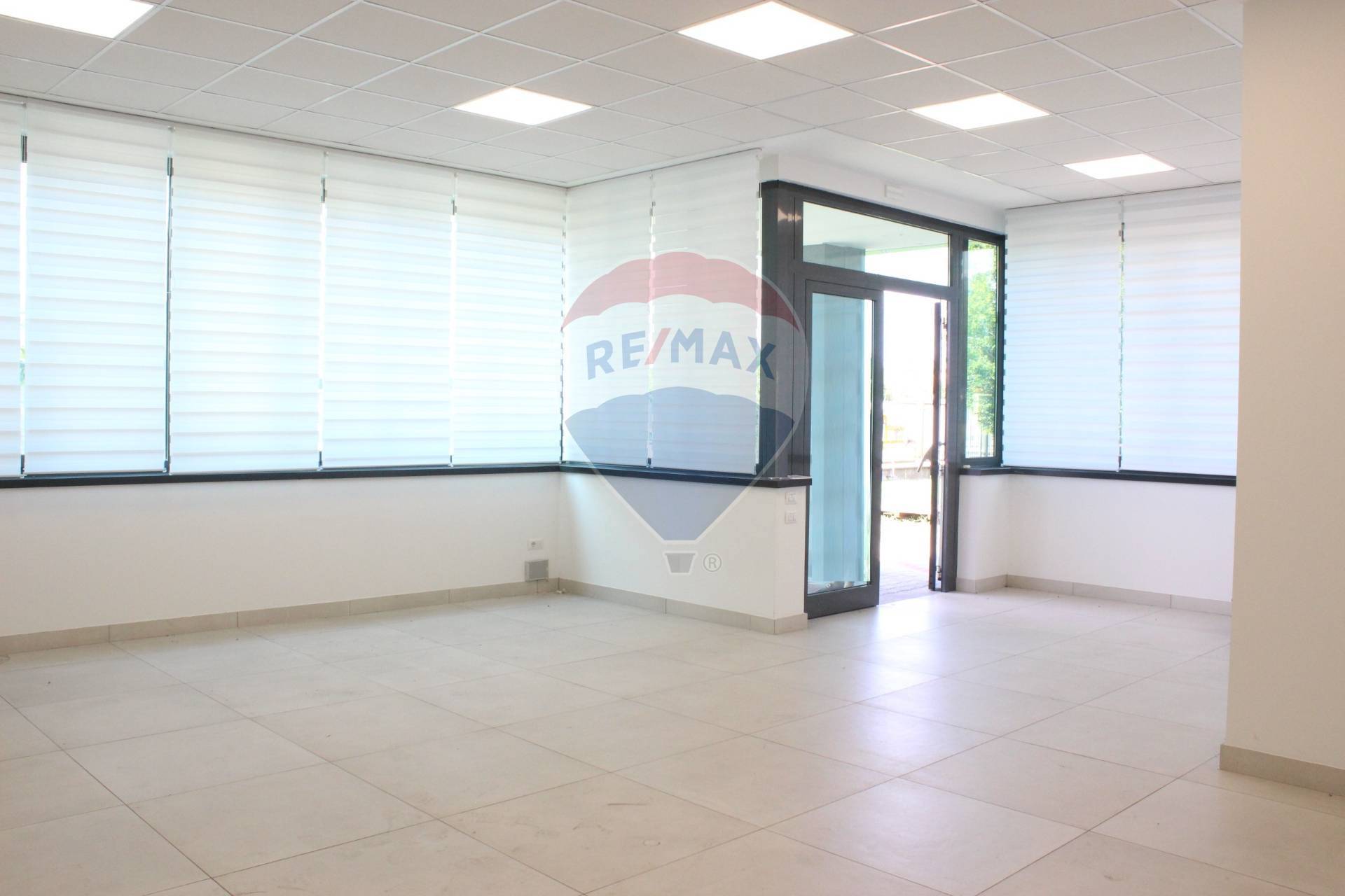 Fondo commerciale in affitto a Magnago (MI)