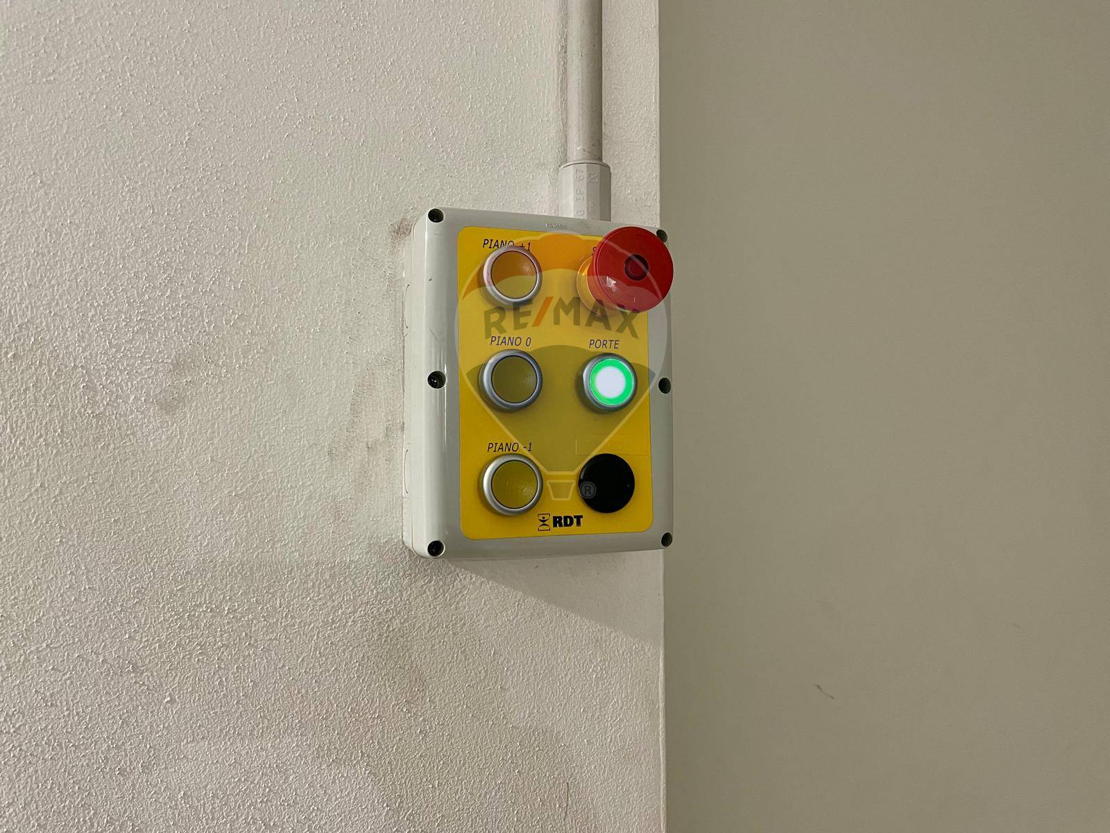Posto Auto in vendita a Bari, Picone