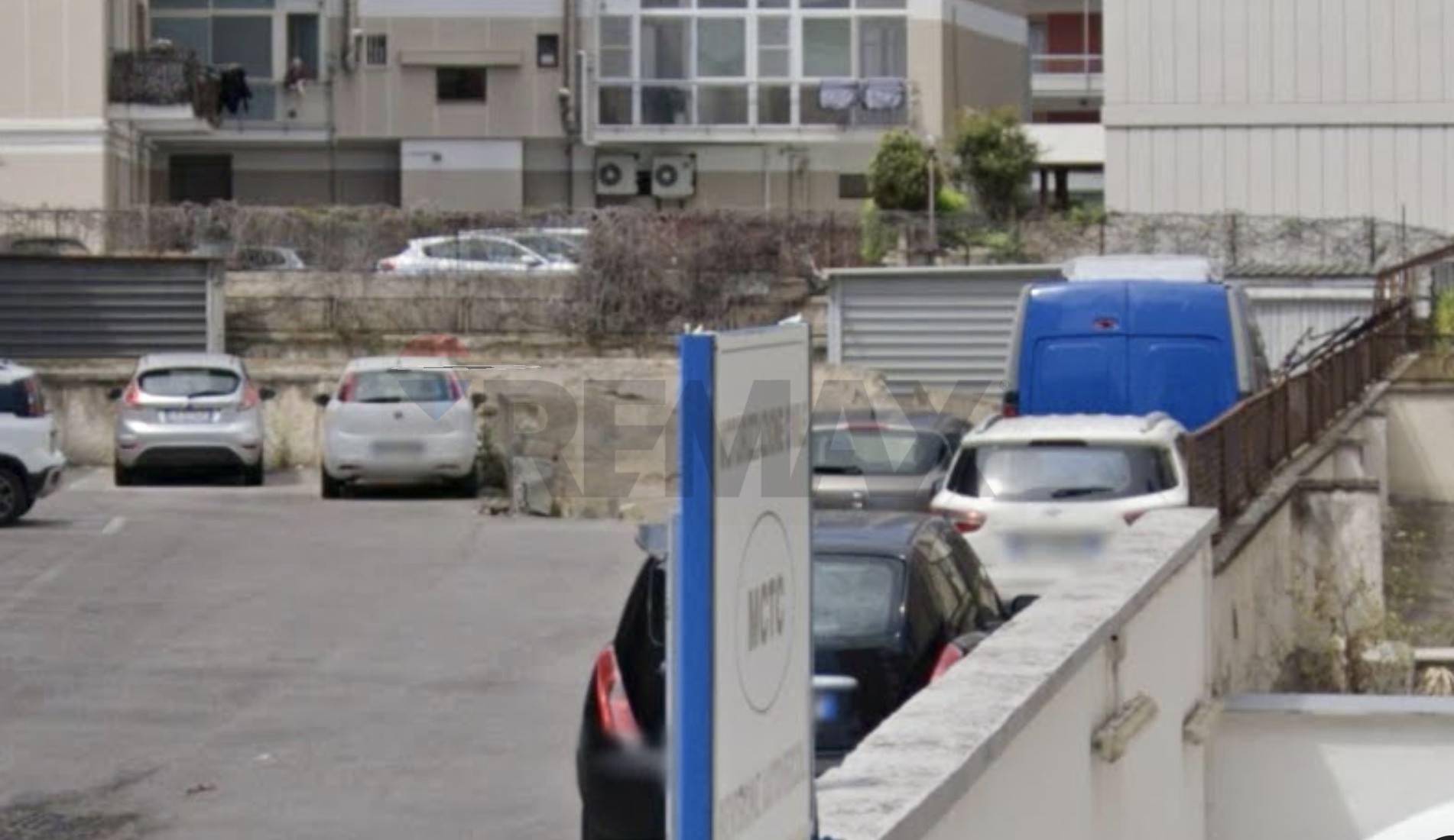Box/Garage Bari