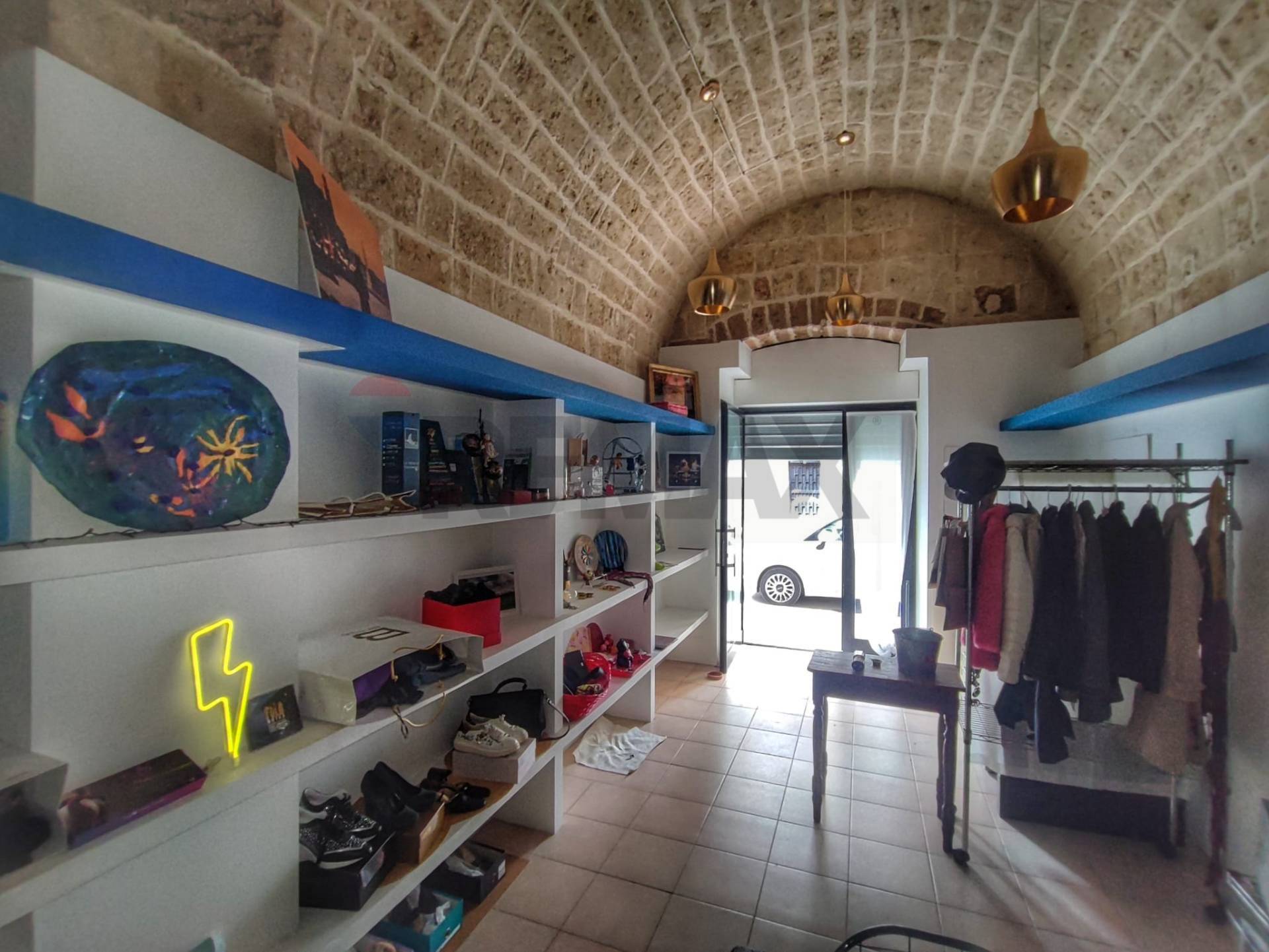 Locale commerciale Bari