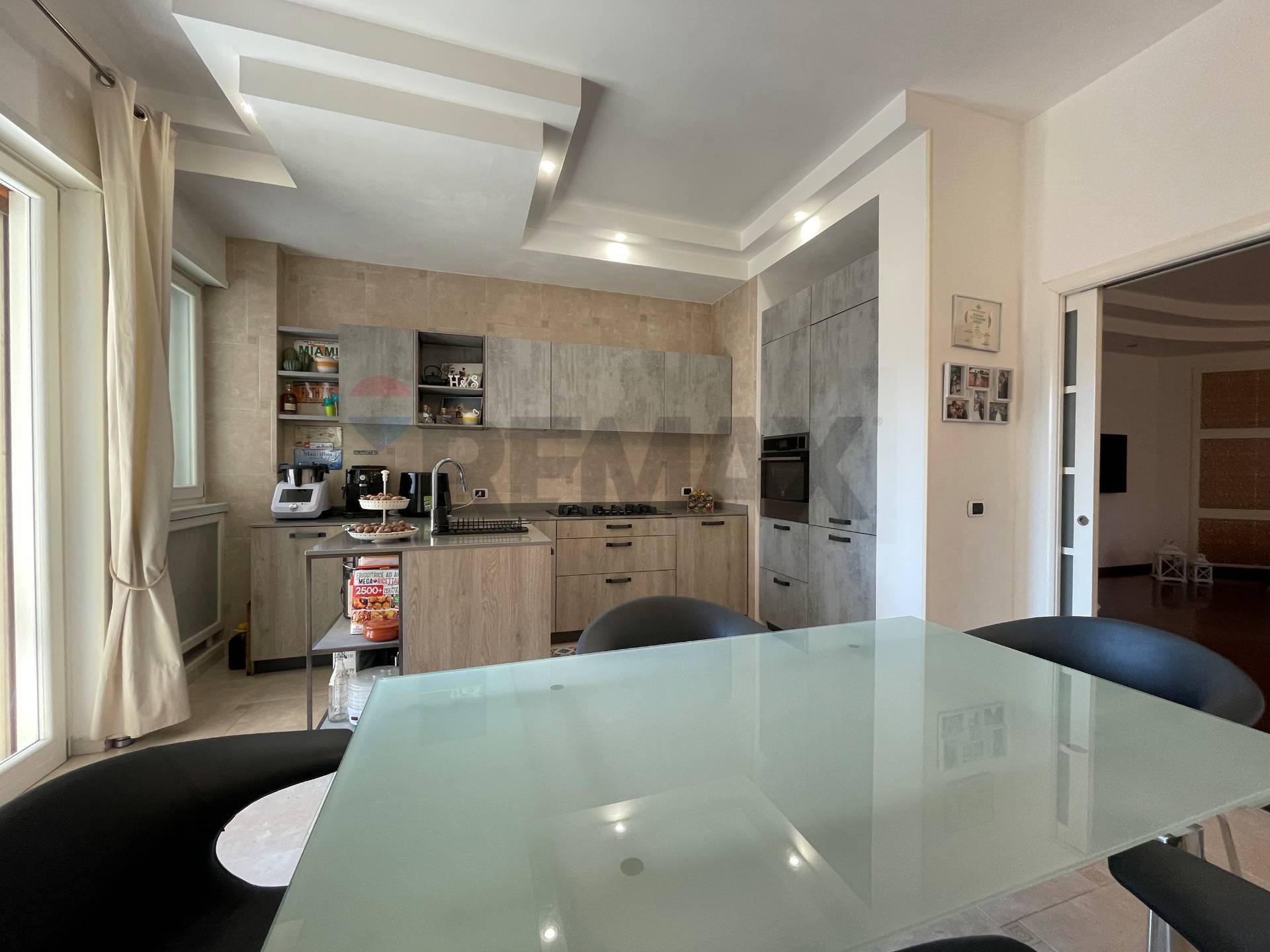 Appartamento in vendita a Bari, Picone