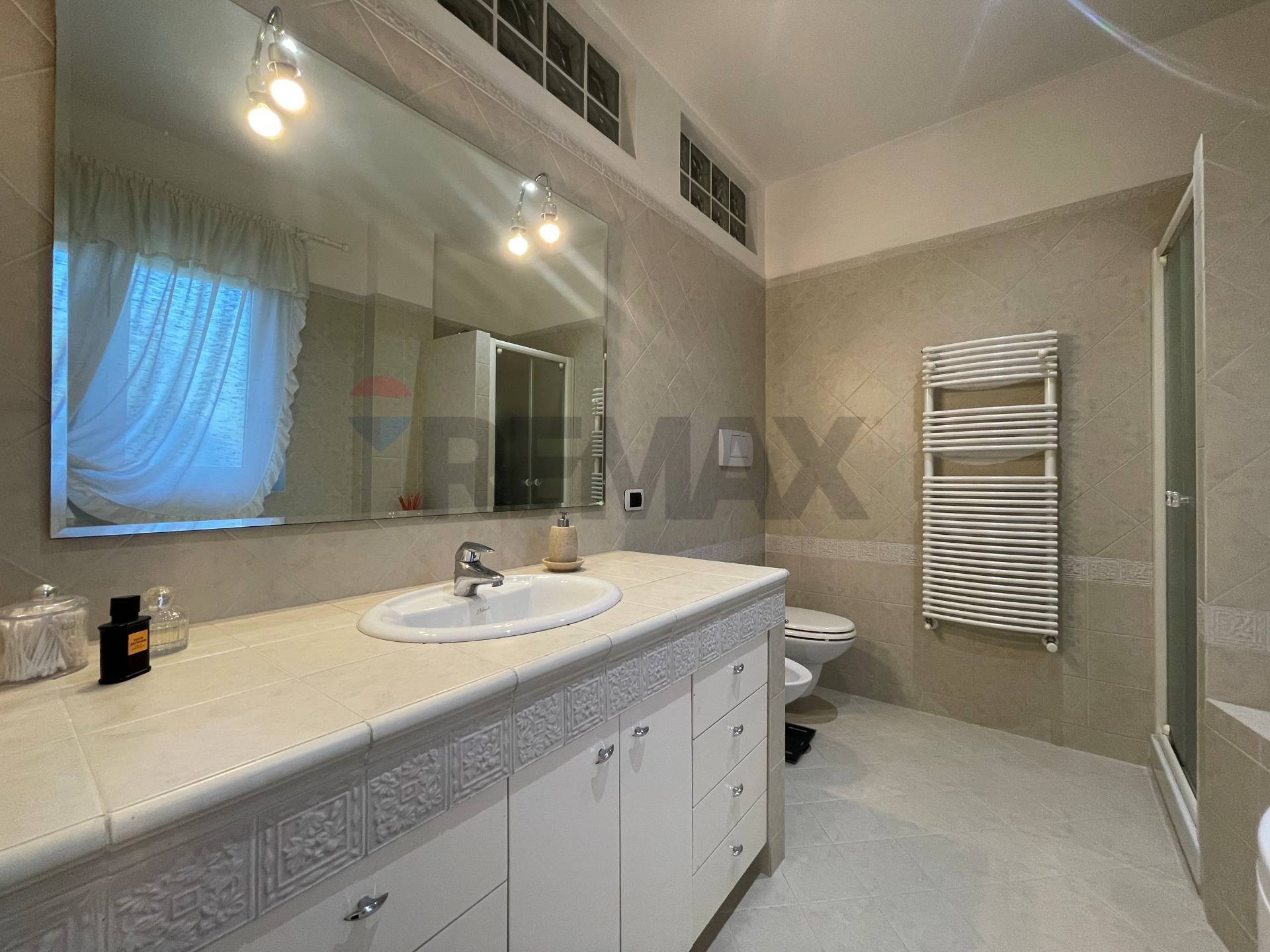 Appartamento in vendita a Bari, Picone