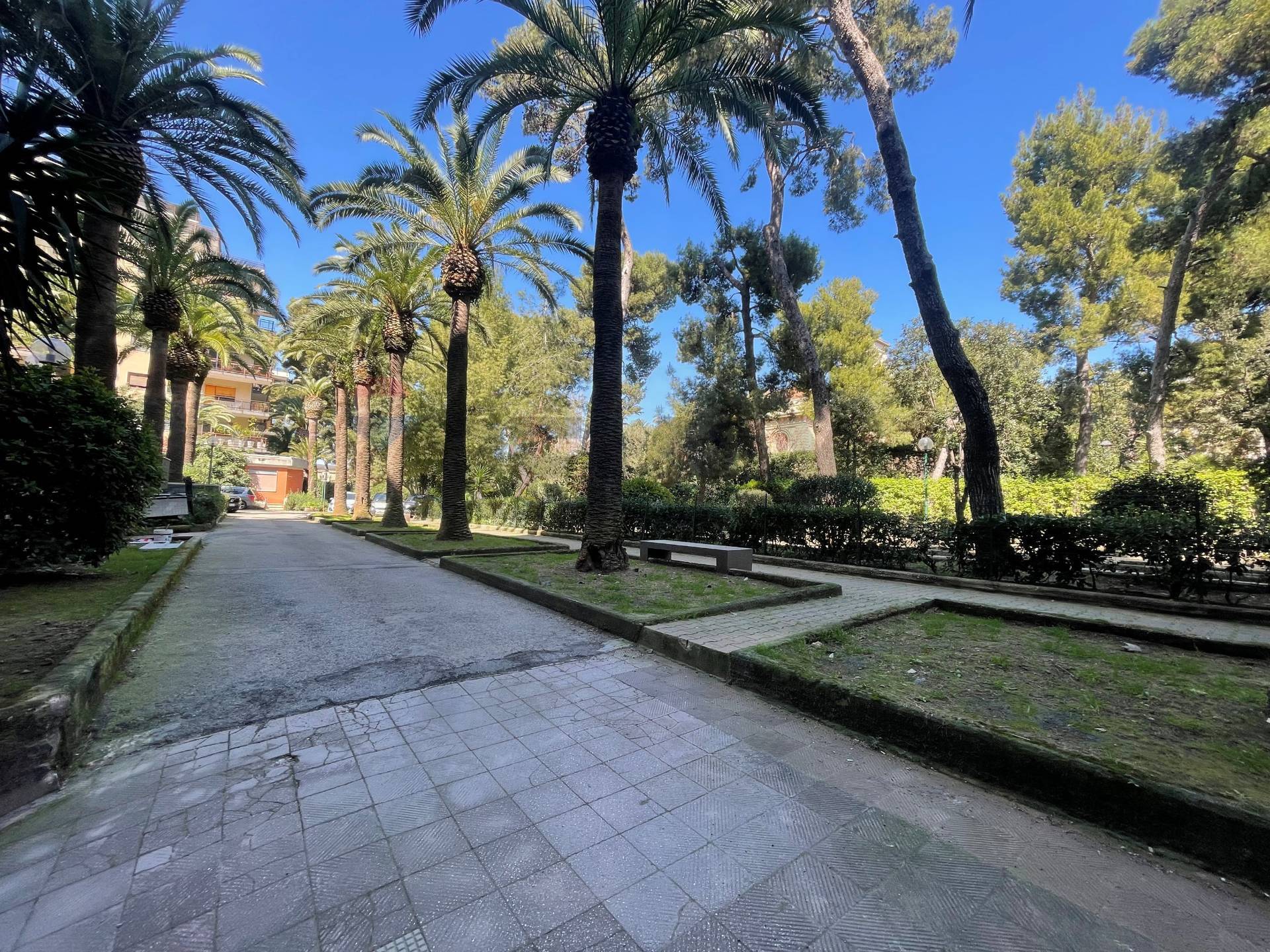 Appartamento in vendita a Bari, Picone