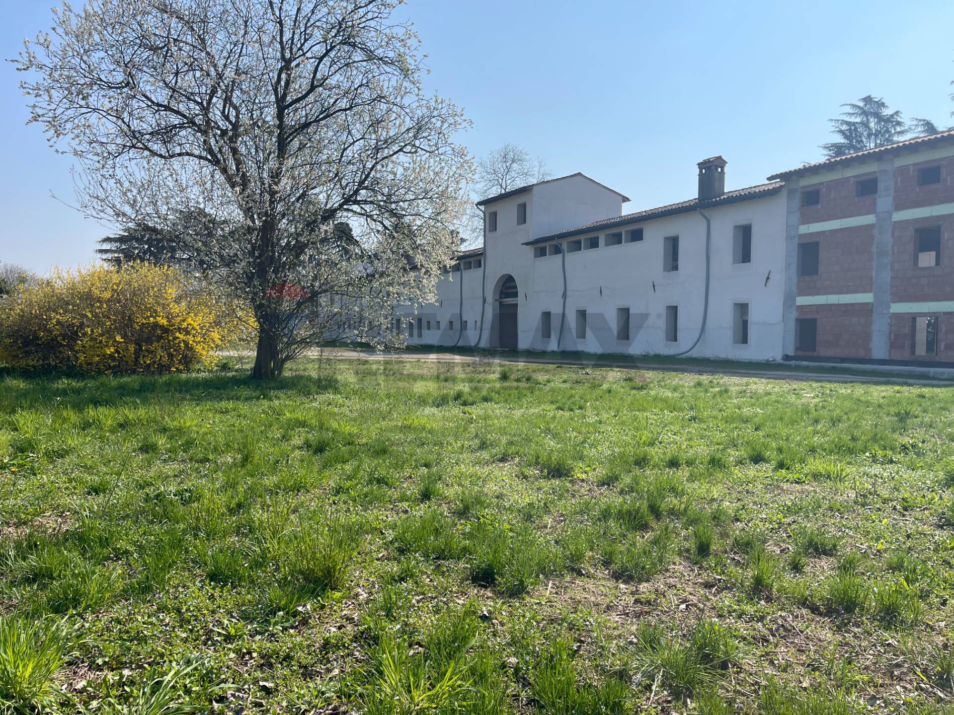 Rustico/Casale in vendita a Romano d'Ezzel... - foto 1